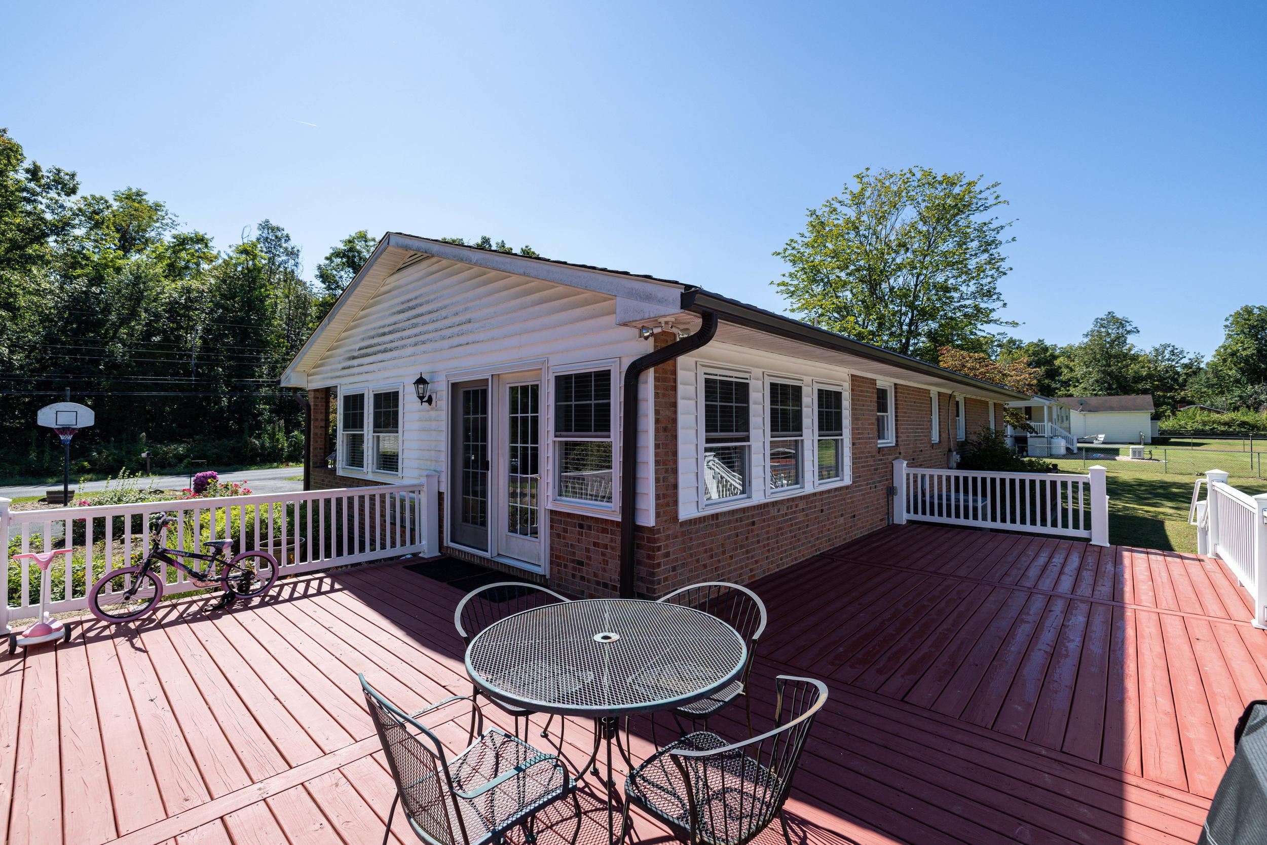 2466 LITTLE GAP RD, ELKTON, Virginia 22827, 3 Bedrooms Bedrooms, ,2 BathroomsBathrooms,Residential,2466 LITTLE GAP RD,668965 MLS # 668965