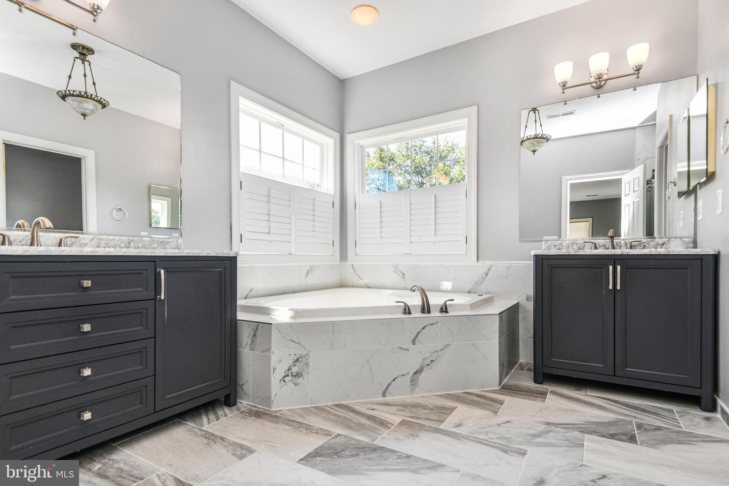 7323 BAYFIELD LN, WARRENTON, Virginia 20187, 4 Bedrooms Bedrooms, ,4 BathroomsBathrooms,Residential,For sale,7323 BAYFIELD LN,VAFQ2018106 MLS # VAFQ2018106