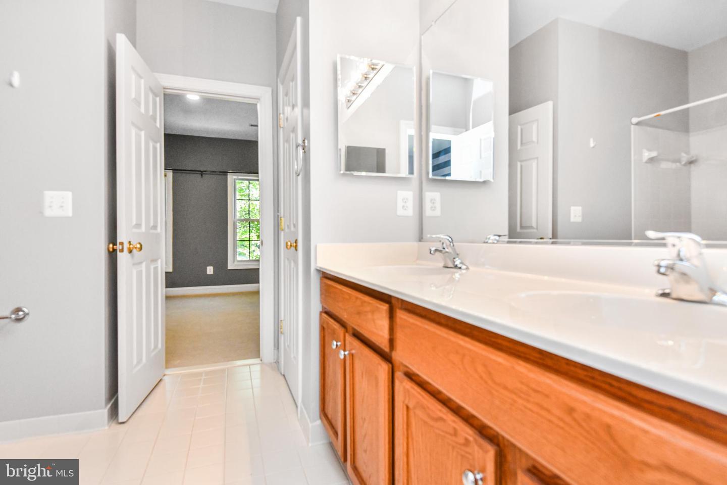 7323 BAYFIELD LN, WARRENTON, Virginia 20187, 4 Bedrooms Bedrooms, ,4 BathroomsBathrooms,Residential,For sale,7323 BAYFIELD LN,VAFQ2018106 MLS # VAFQ2018106