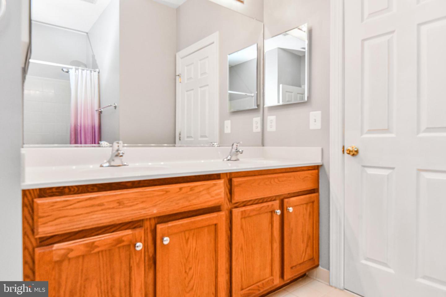 7323 BAYFIELD LN, WARRENTON, Virginia 20187, 4 Bedrooms Bedrooms, ,4 BathroomsBathrooms,Residential,For sale,7323 BAYFIELD LN,VAFQ2018106 MLS # VAFQ2018106