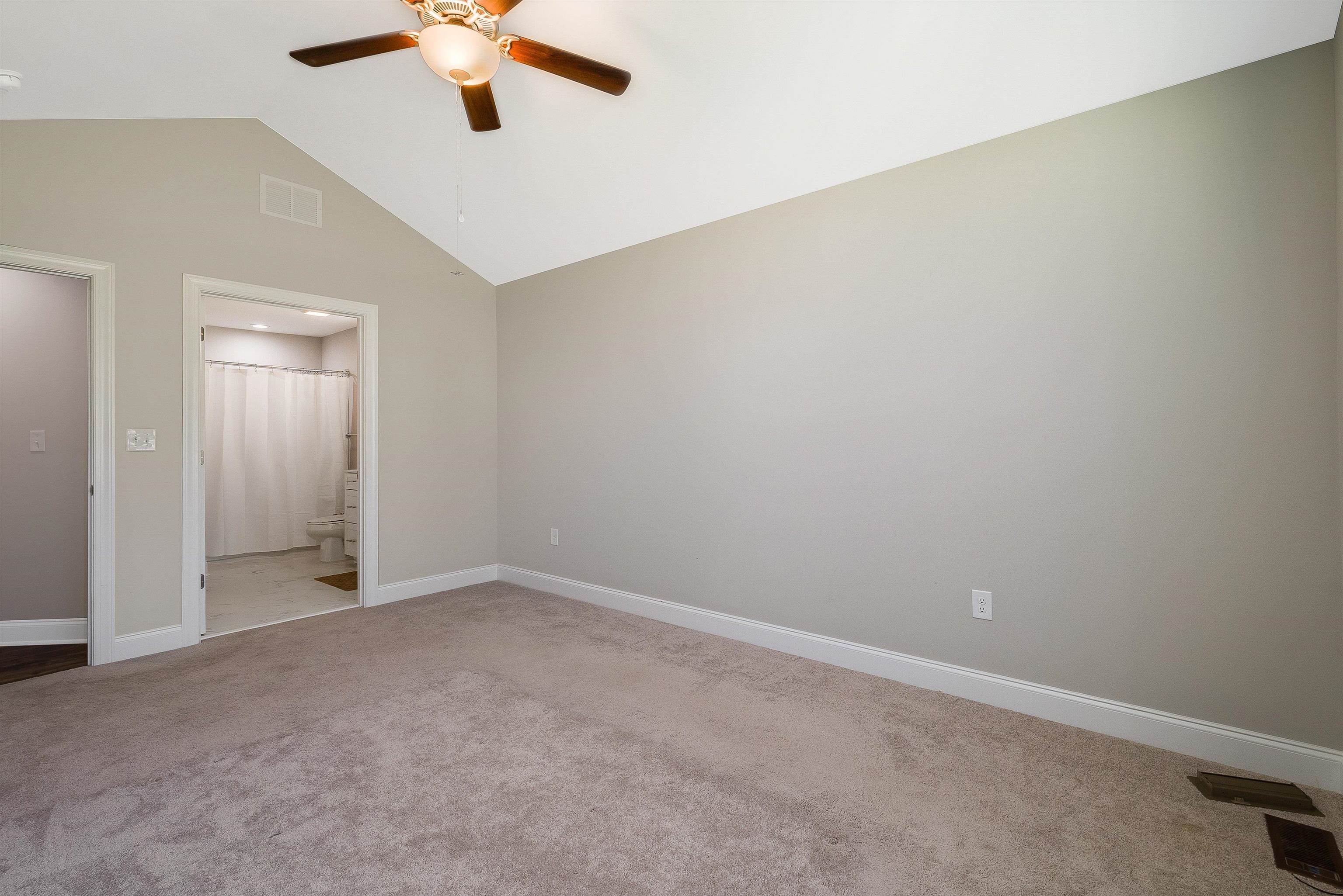 229 OVERVIEW ST, WAYNESBORO, Virginia 22980, 4 Bedrooms Bedrooms, ,3 BathroomsBathrooms,Residential,229 OVERVIEW ST,669770 MLS # 669770