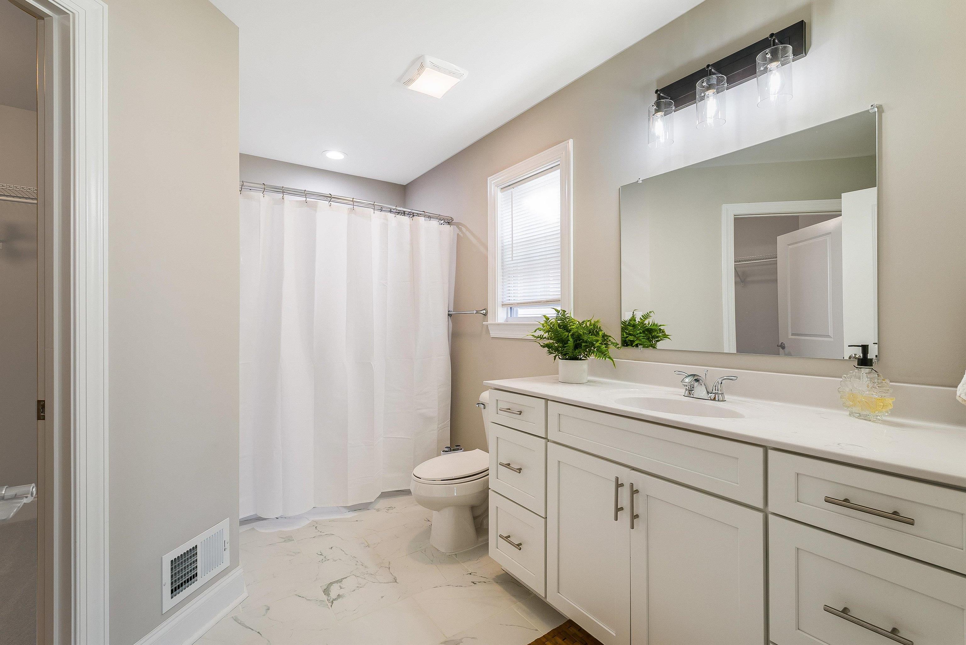 229 OVERVIEW ST, WAYNESBORO, Virginia 22980, 4 Bedrooms Bedrooms, ,3 BathroomsBathrooms,Residential,229 OVERVIEW ST,669770 MLS # 669770