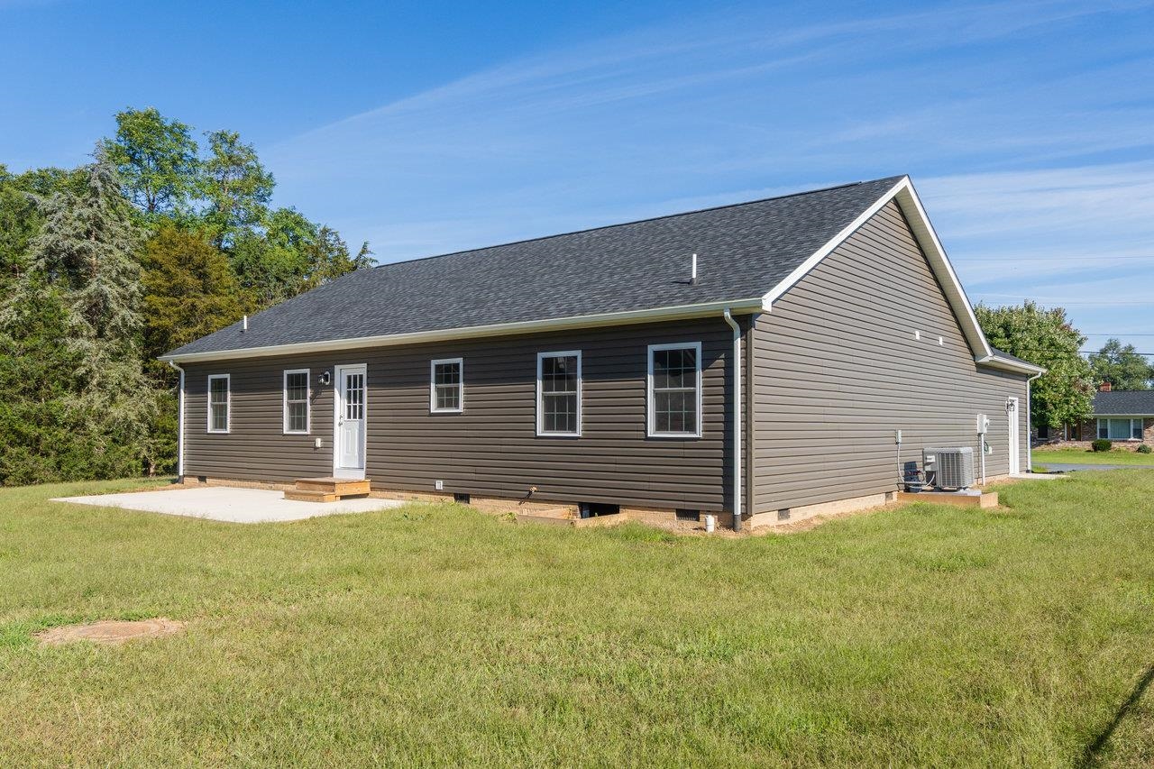 809 6TH ST, GROTTOES, Virginia 24441, 3 Bedrooms Bedrooms, ,2 BathroomsBathrooms,Residential,809 6TH ST,669774 MLS # 669774