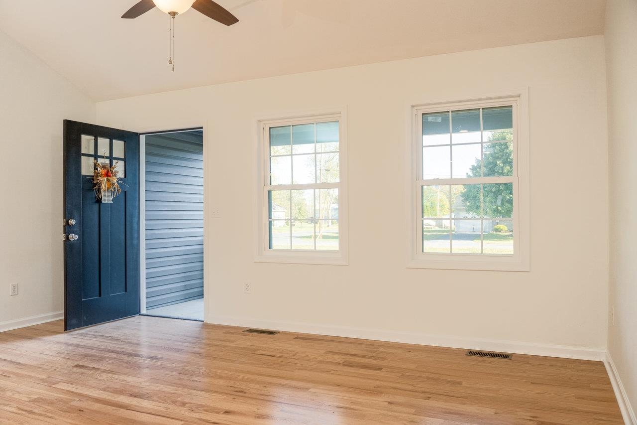 809 6TH ST, GROTTOES, Virginia 24441, 3 Bedrooms Bedrooms, ,2 BathroomsBathrooms,Residential,809 6TH ST,669774 MLS # 669774