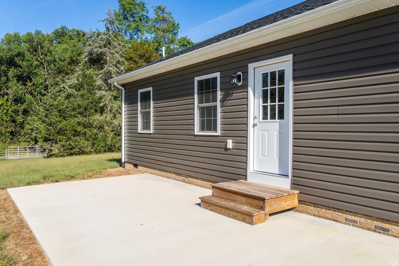 809 6TH ST, GROTTOES, Virginia 24441, 3 Bedrooms Bedrooms, ,2 BathroomsBathrooms,Residential,809 6TH ST,669774 MLS # 669774