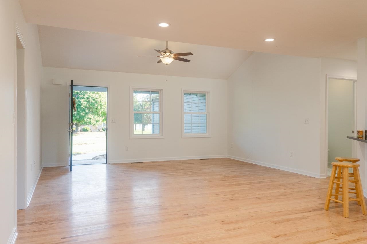 809 6TH ST, GROTTOES, Virginia 24441, 3 Bedrooms Bedrooms, ,2 BathroomsBathrooms,Residential,809 6TH ST,669774 MLS # 669774