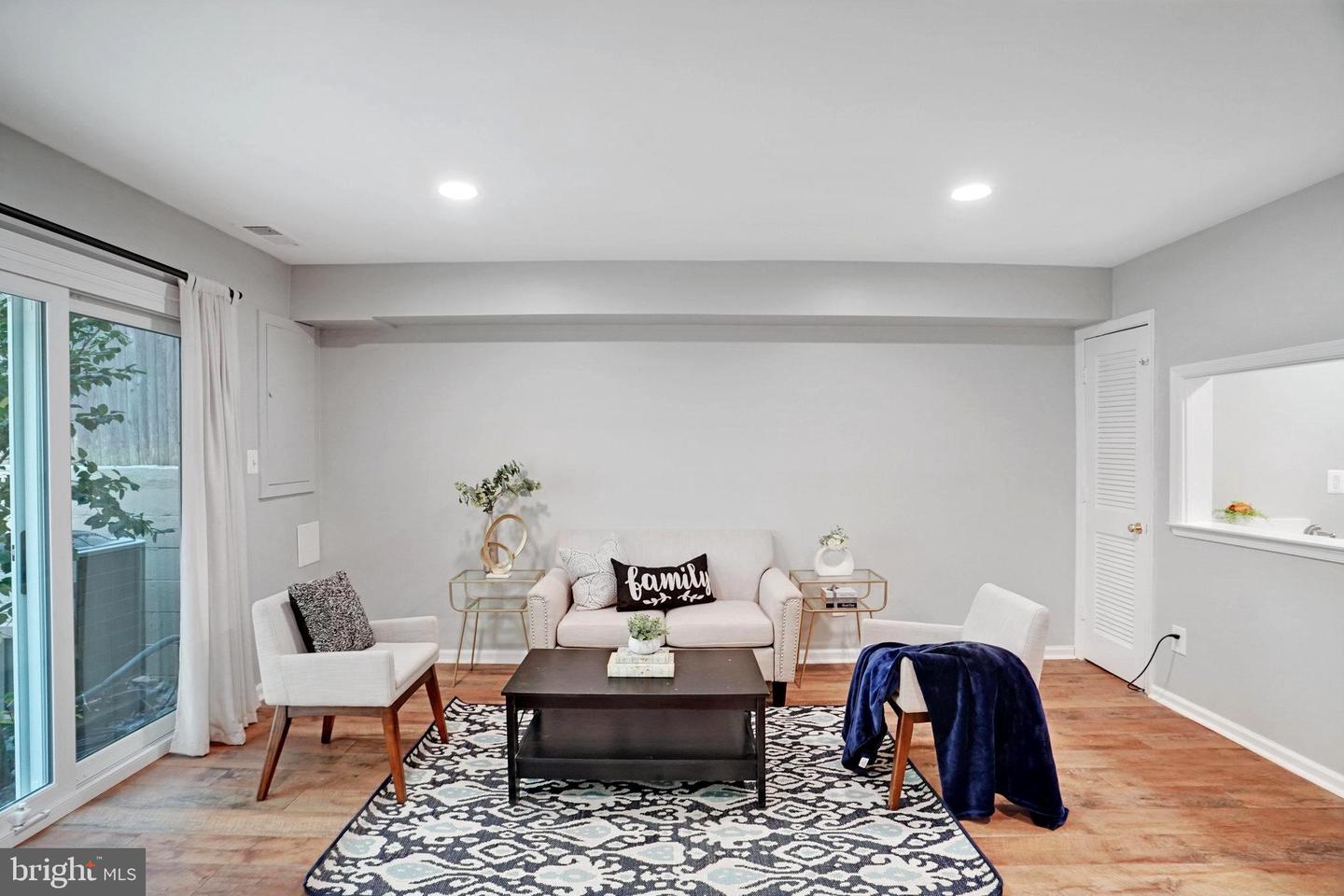 5925 MINUTEMEN RD #248, SPRINGFIELD, Virginia 22152, 2 Bedrooms Bedrooms, ,1 BathroomBathrooms,Residential,For sale,5925 MINUTEMEN RD #248,VAFX2266082 MLS # VAFX2266082