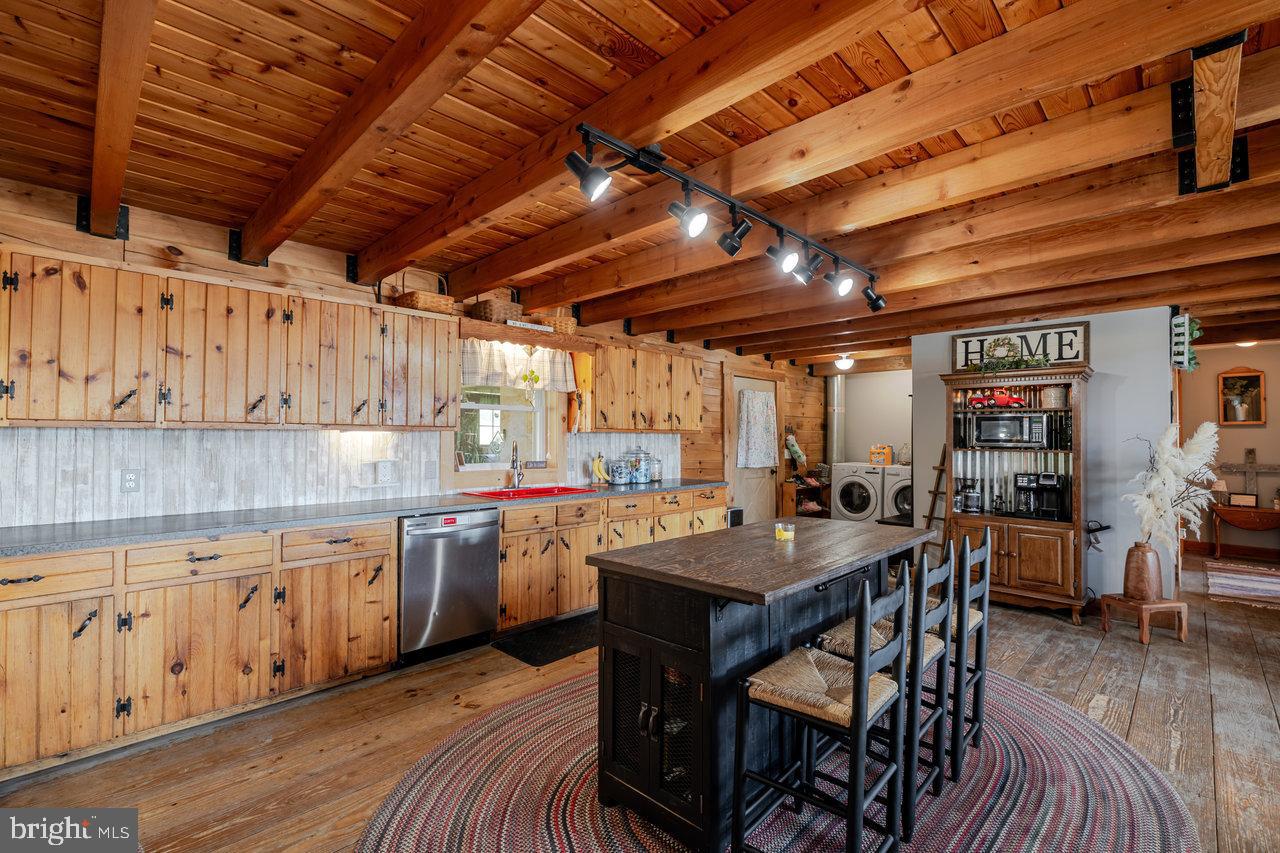 12012 HOLLAR SCHOOL RD, LINVILLE, Virginia 22834, 3 Bedrooms Bedrooms, ,2 BathroomsBathrooms,Residential,For sale,12012 HOLLAR SCHOOL RD,VARO2002570 MLS # VARO2002570
