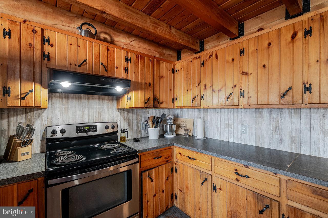 12012 HOLLAR SCHOOL RD, LINVILLE, Virginia 22834, 3 Bedrooms Bedrooms, ,2 BathroomsBathrooms,Residential,For sale,12012 HOLLAR SCHOOL RD,VARO2002570 MLS # VARO2002570