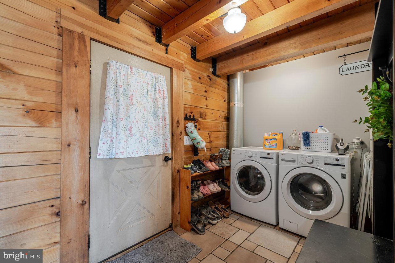 12012 HOLLAR SCHOOL RD, LINVILLE, Virginia 22834, 3 Bedrooms Bedrooms, ,2 BathroomsBathrooms,Residential,For sale,12012 HOLLAR SCHOOL RD,VARO2002570 MLS # VARO2002570