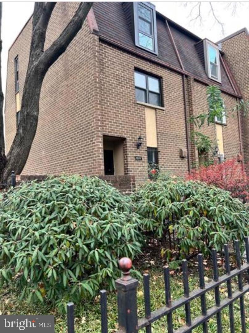 1206 11TH ST NW, WASHINGTON, District Of Columbia 20001, 4 Bedrooms Bedrooms, ,2 BathroomsBathrooms,Residential,For sale,1206 11TH ST NW,DCDC2221584 MLS # DCDC2221584
