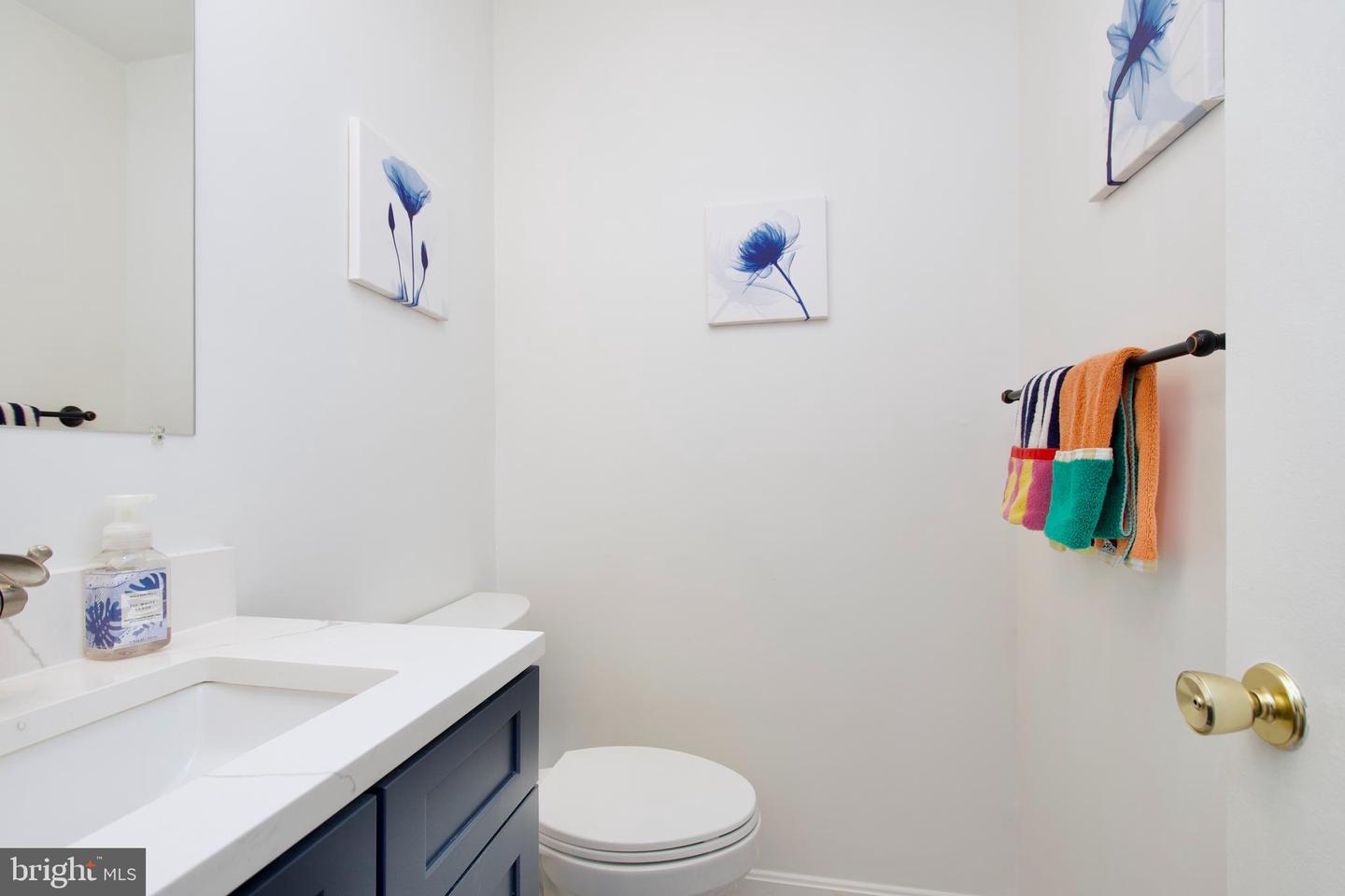2204 S QUINCY ST #1, ARLINGTON, Virginia 22204, 2 Bedrooms Bedrooms, ,2 BathroomsBathrooms,Residential,For sale,2204 S QUINCY ST #1,VAAR2063896 MLS # VAAR2063896