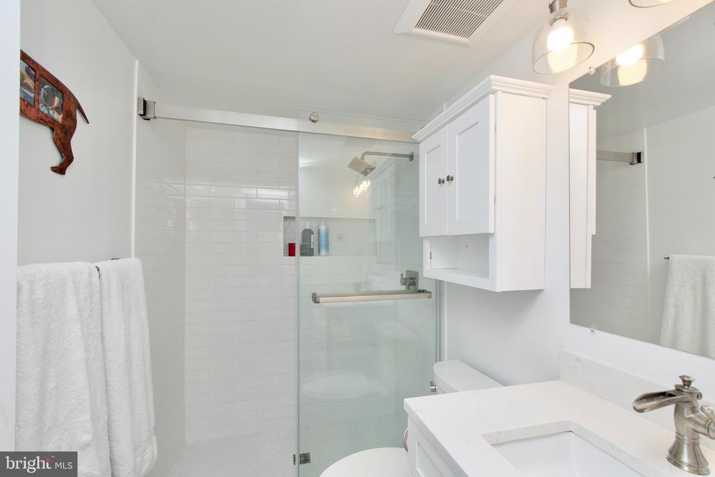 2204 S QUINCY ST #1, ARLINGTON, Virginia 22204, 2 Bedrooms Bedrooms, ,2 BathroomsBathrooms,Residential,For sale,2204 S QUINCY ST #1,VAAR2063896 MLS # VAAR2063896