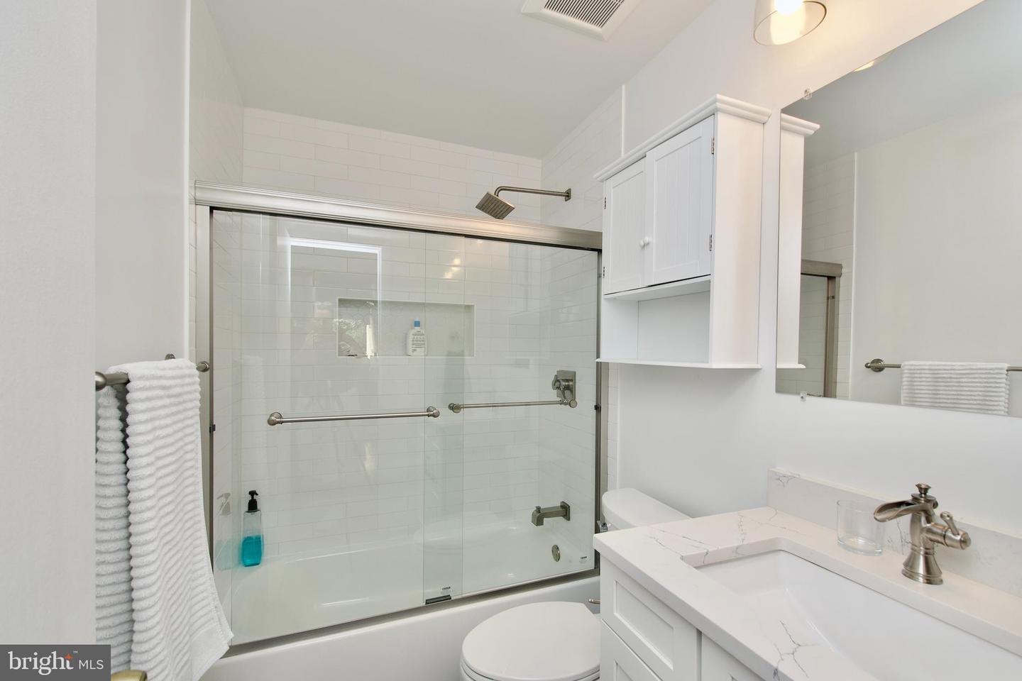 2204 S QUINCY ST #1, ARLINGTON, Virginia 22204, 2 Bedrooms Bedrooms, ,2 BathroomsBathrooms,Residential,For sale,2204 S QUINCY ST #1,VAAR2063896 MLS # VAAR2063896