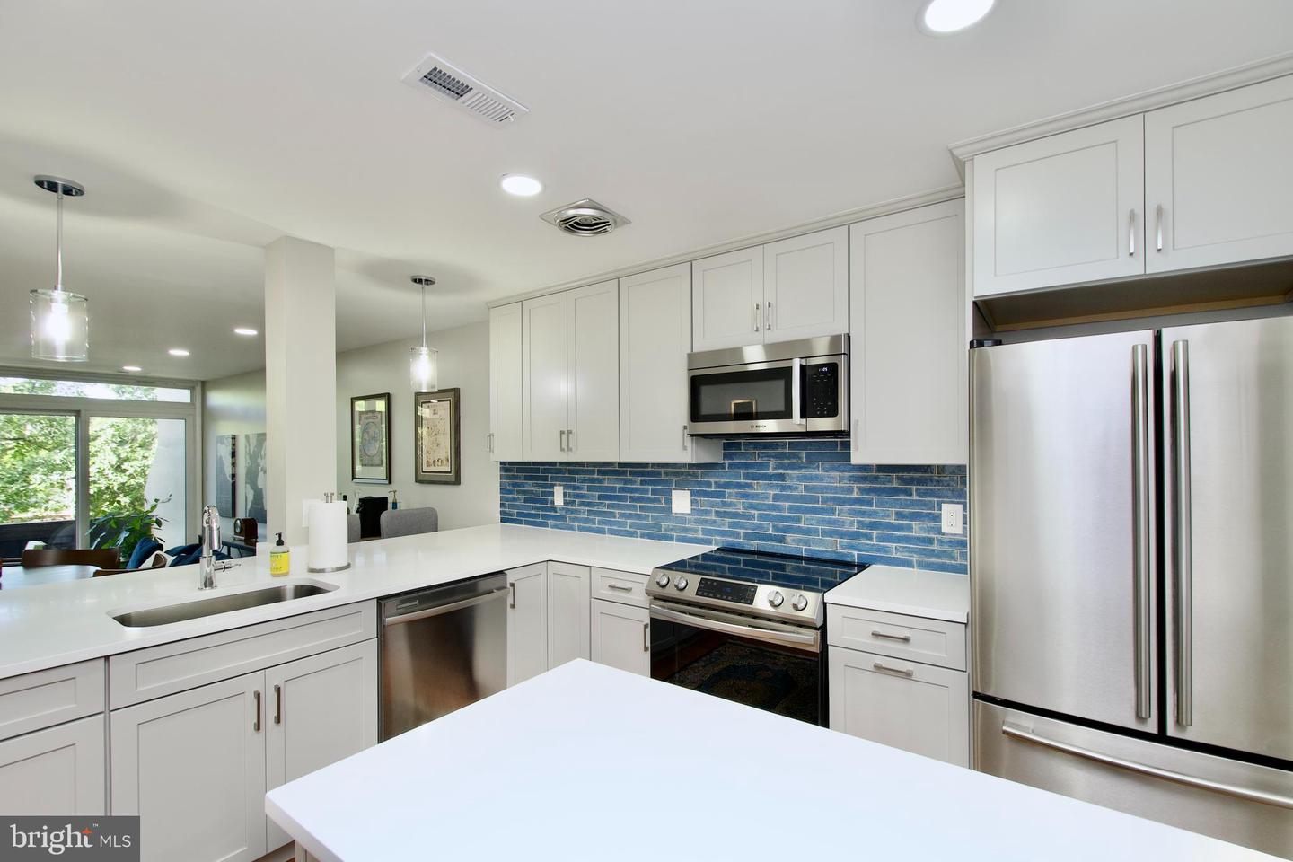 2204 S QUINCY ST #1, ARLINGTON, Virginia 22204, 2 Bedrooms Bedrooms, ,2 BathroomsBathrooms,Residential,For sale,2204 S QUINCY ST #1,VAAR2063896 MLS # VAAR2063896