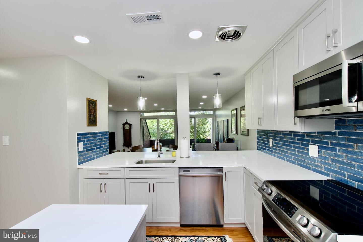 2204 S QUINCY ST #1, ARLINGTON, Virginia 22204, 2 Bedrooms Bedrooms, ,2 BathroomsBathrooms,Residential,For sale,2204 S QUINCY ST #1,VAAR2063896 MLS # VAAR2063896