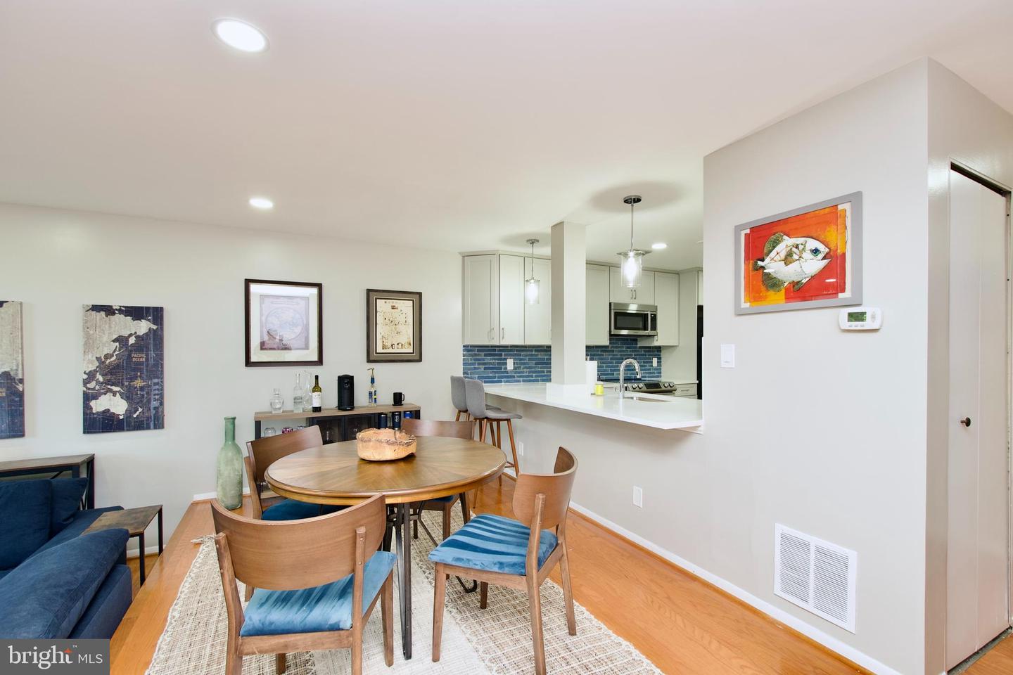 2204 S QUINCY ST #1, ARLINGTON, Virginia 22204, 2 Bedrooms Bedrooms, ,2 BathroomsBathrooms,Residential,For sale,2204 S QUINCY ST #1,VAAR2063896 MLS # VAAR2063896