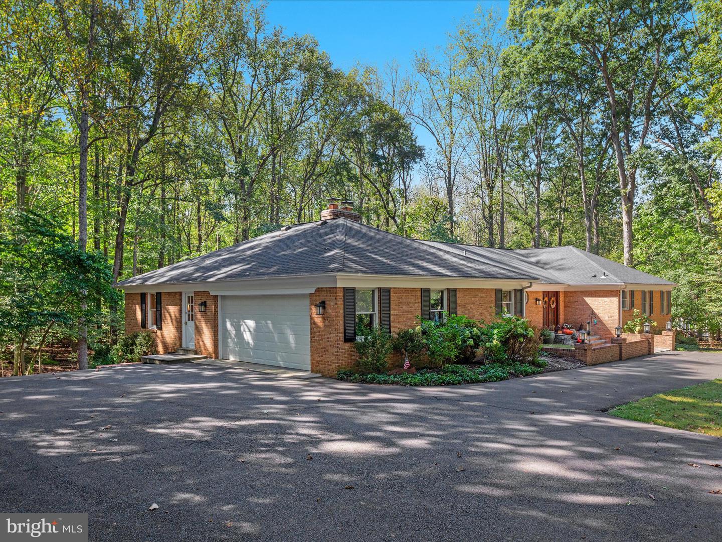 11119 COROBON LN, GREAT FALLS, Virginia 22066, 5 Bedrooms Bedrooms, ,3 BathroomsBathrooms,Residential,For sale,11119 COROBON LN,VAFX2268984 MLS # VAFX2268984