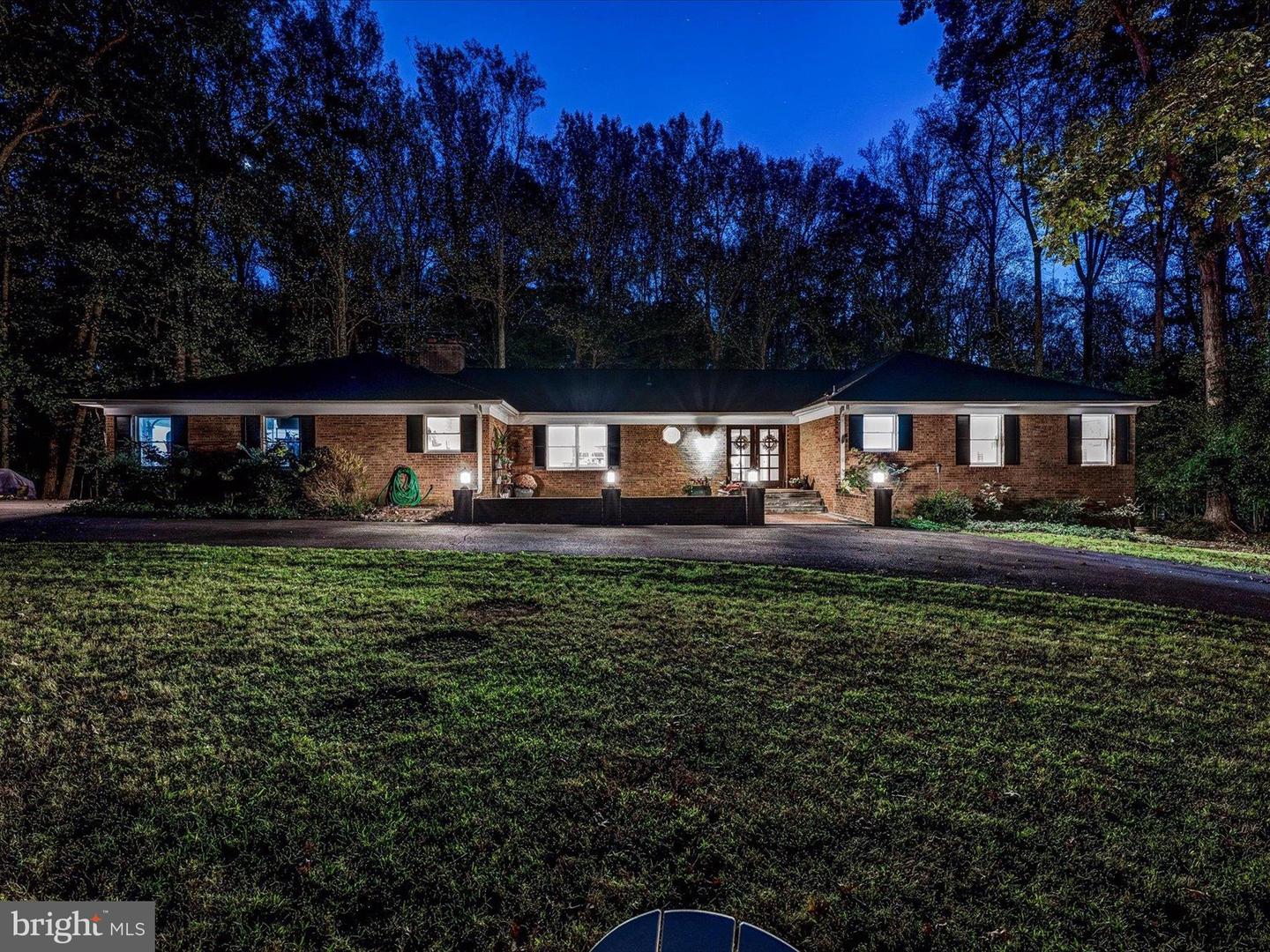 11119 COROBON LN, GREAT FALLS, Virginia 22066, 5 Bedrooms Bedrooms, ,3 BathroomsBathrooms,Residential,For sale,11119 COROBON LN,VAFX2268984 MLS # VAFX2268984