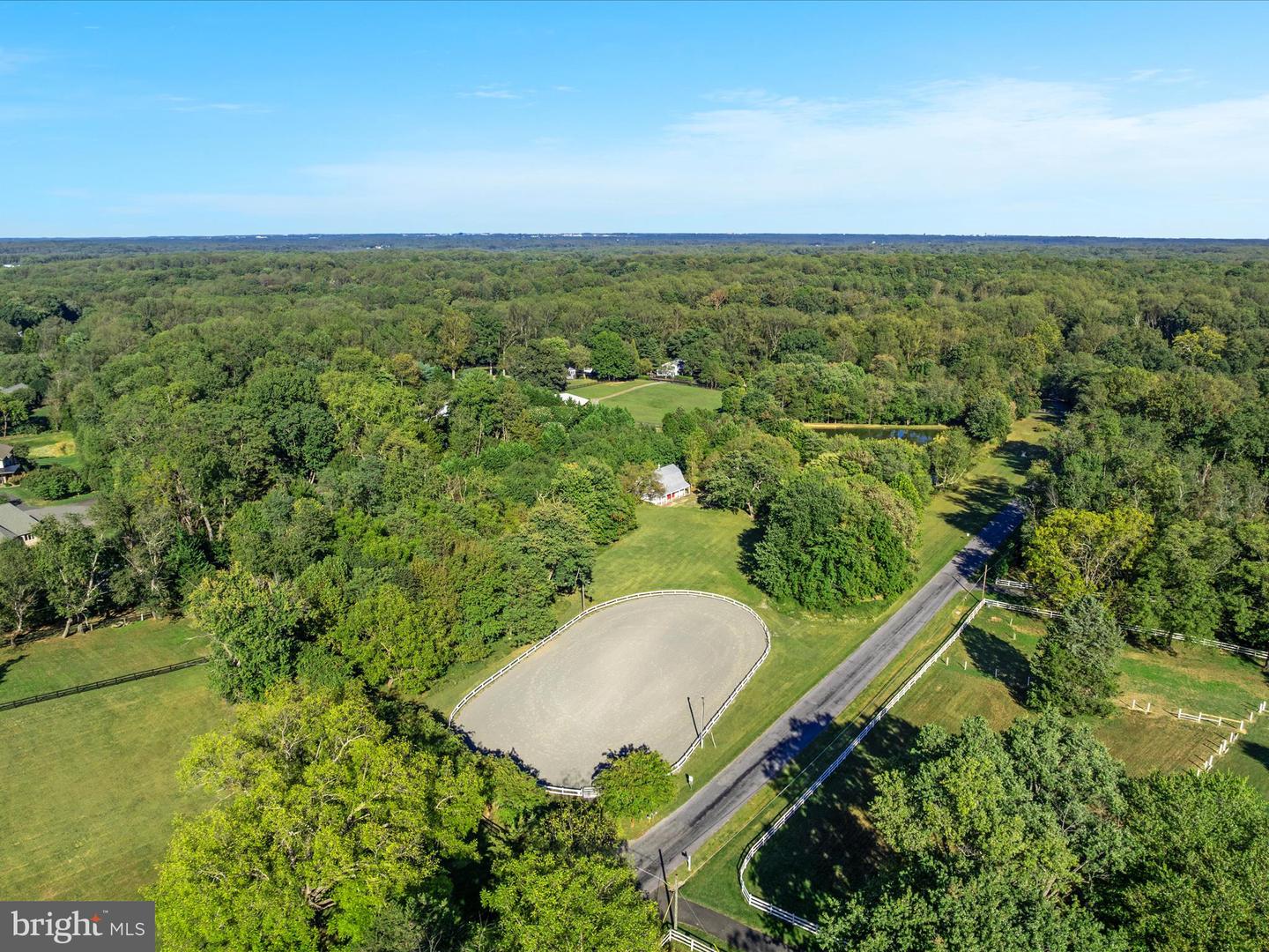 11119 COROBON LN, GREAT FALLS, Virginia 22066, 5 Bedrooms Bedrooms, ,3 BathroomsBathrooms,Residential,For sale,11119 COROBON LN,VAFX2268984 MLS # VAFX2268984
