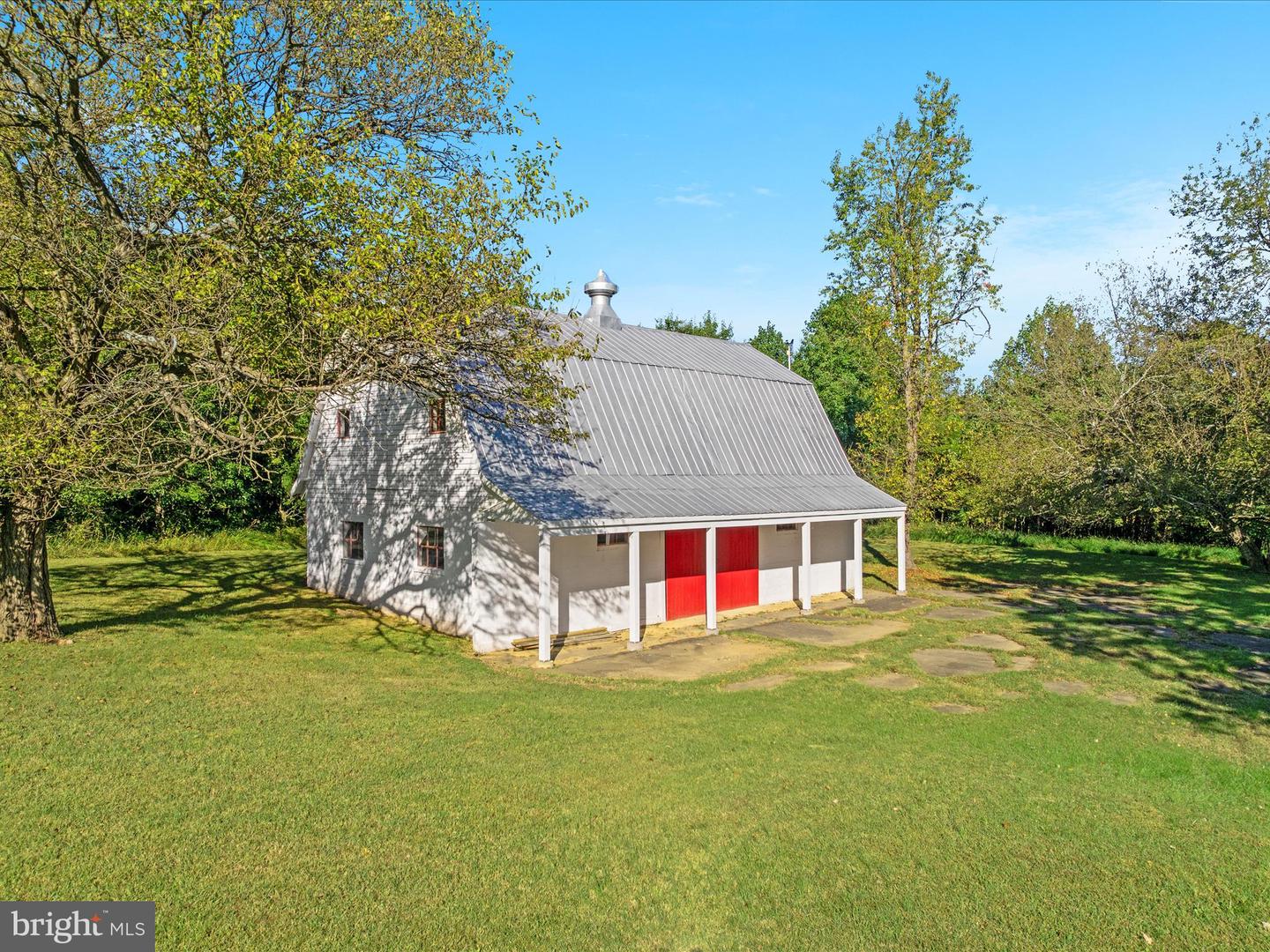 11119 COROBON LN, GREAT FALLS, Virginia 22066, 5 Bedrooms Bedrooms, ,3 BathroomsBathrooms,Residential,For sale,11119 COROBON LN,VAFX2268984 MLS # VAFX2268984