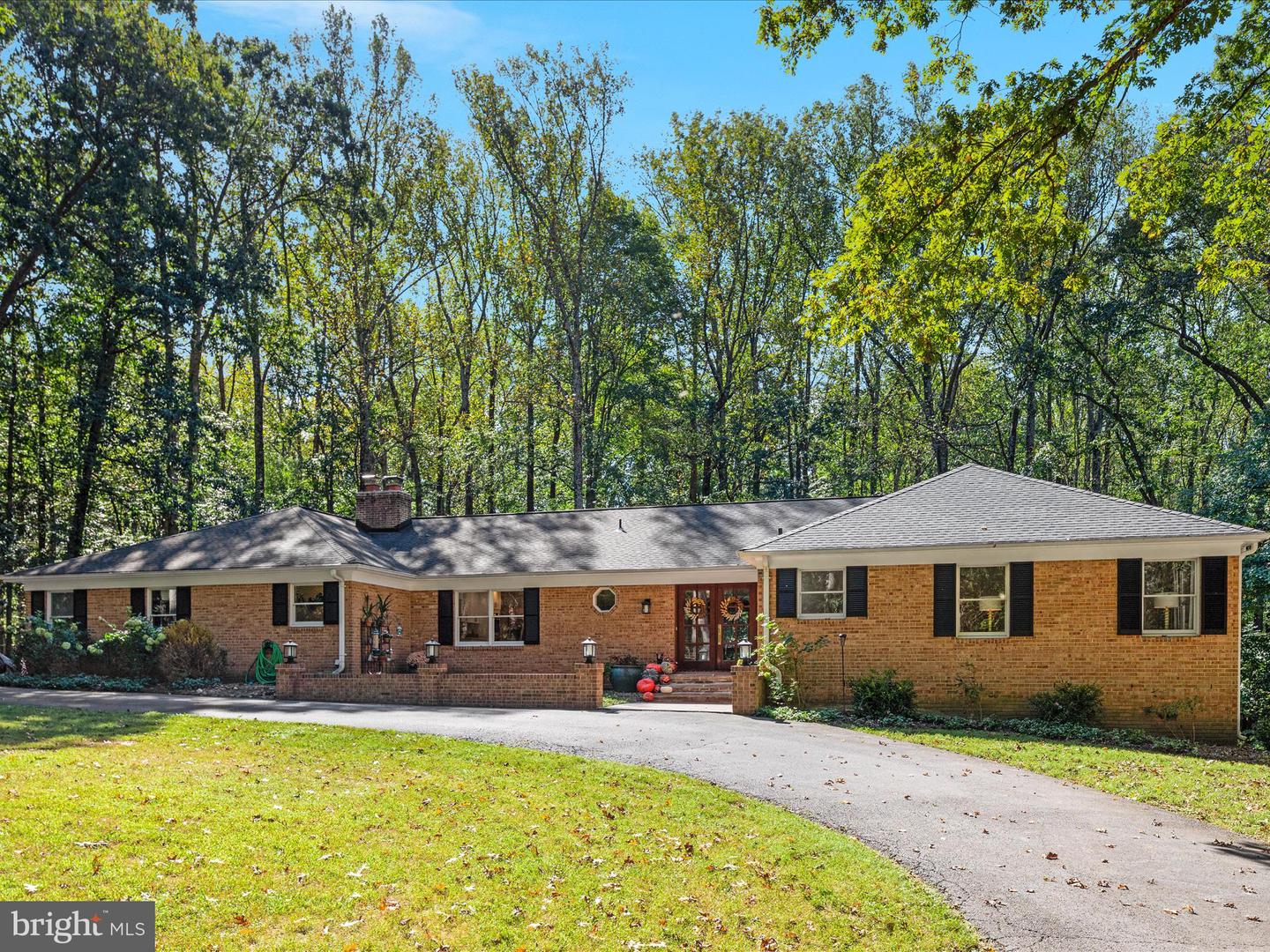 11119 COROBON LN, GREAT FALLS, Virginia 22066, 5 Bedrooms Bedrooms, ,3 BathroomsBathrooms,Residential,For sale,11119 COROBON LN,VAFX2268984 MLS # VAFX2268984