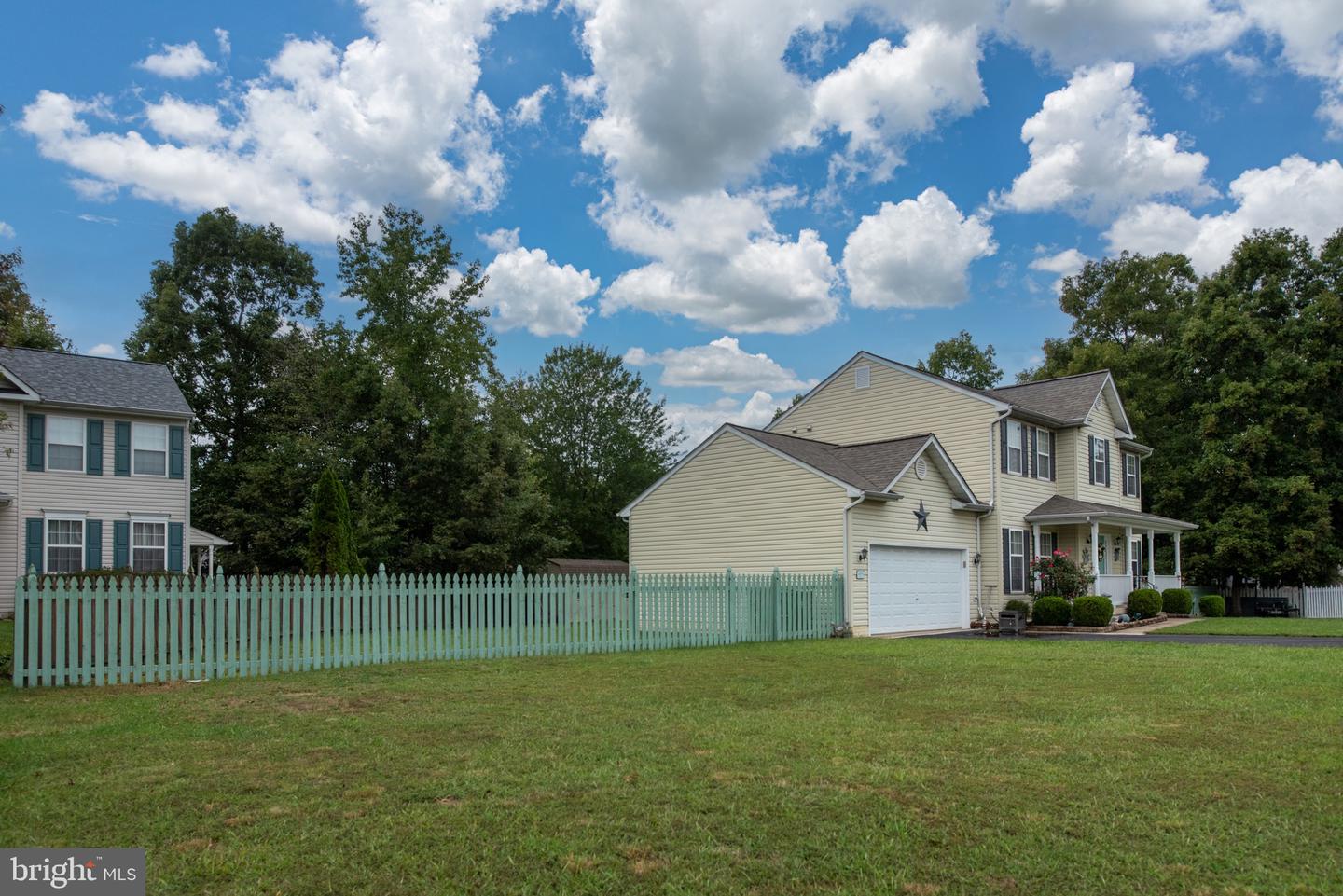 4098 FERN CT, KING GEORGE, Virginia 22485, 4 Bedrooms Bedrooms, 10 Rooms Rooms,3 BathroomsBathrooms,Residential,For sale,4098 FERN CT,VAKG2007076 MLS # VAKG2007076