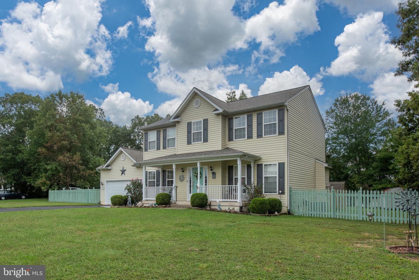 4098 FERN CT, KING GEORGE, Virginia 22485, 4 Bedrooms Bedrooms, 10 Rooms Rooms,3 BathroomsBathrooms,Residential,For sale,4098 FERN CT,VAKG2007076 MLS # VAKG2007076