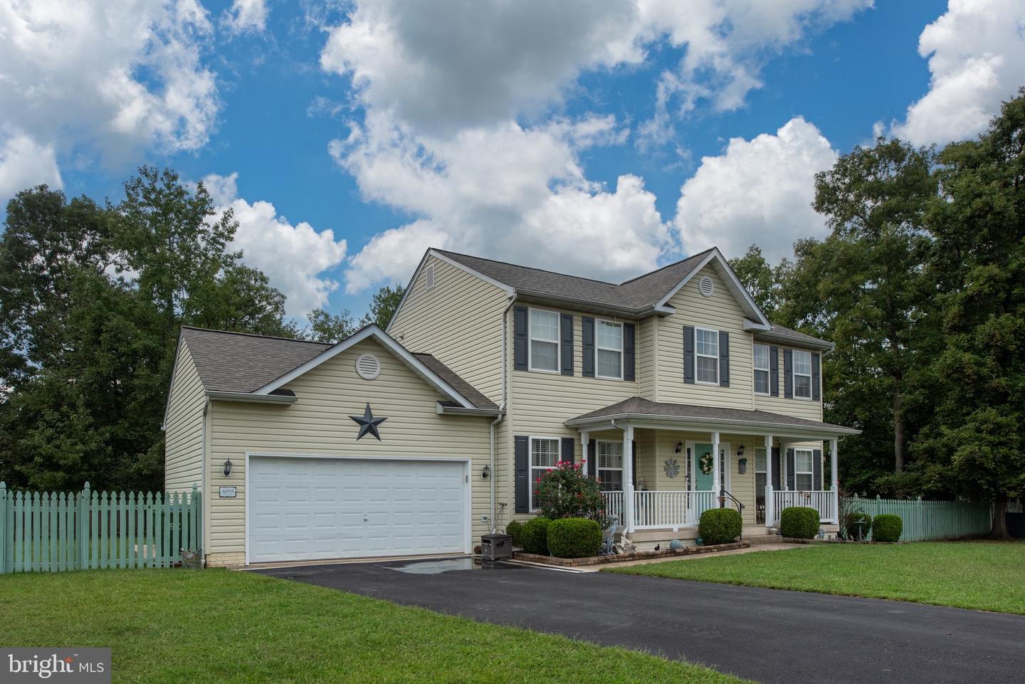 4098 FERN CT, KING GEORGE, Virginia 22485, 4 Bedrooms Bedrooms, 10 Rooms Rooms,3 BathroomsBathrooms,Residential,For sale,4098 FERN CT,VAKG2007076 MLS # VAKG2007076