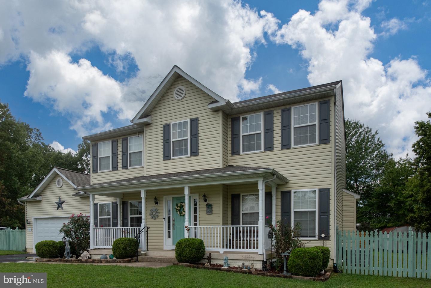 4098 FERN CT, KING GEORGE, Virginia 22485, 4 Bedrooms Bedrooms, 10 Rooms Rooms,3 BathroomsBathrooms,Residential,For sale,4098 FERN CT,VAKG2007076 MLS # VAKG2007076