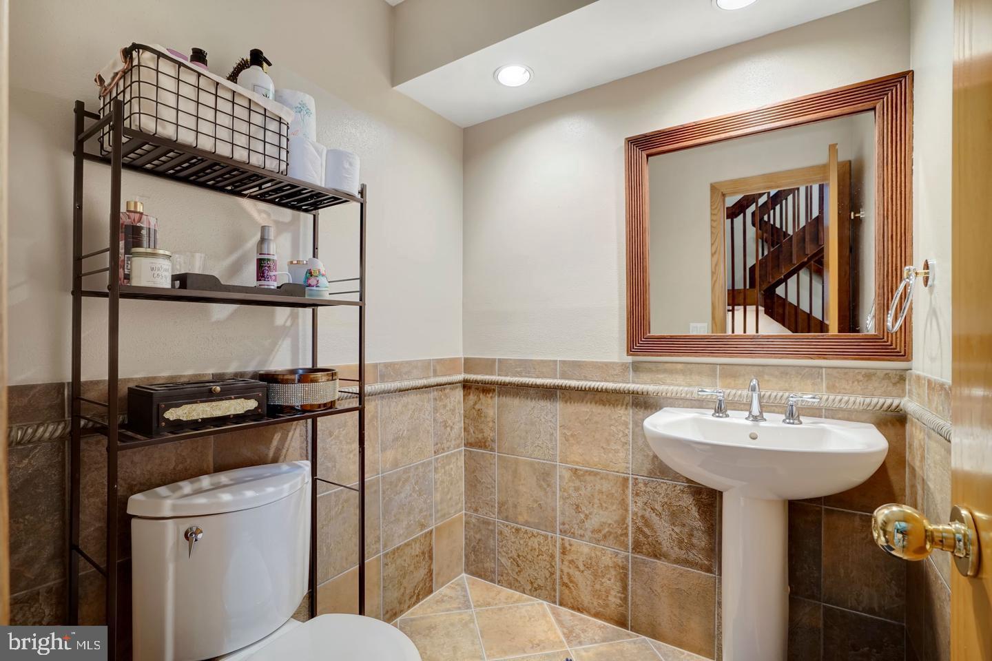 10227 LAWYERS RD, VIENNA, Virginia 22181, 5 Bedrooms Bedrooms, ,3 BathroomsBathrooms,Residential,For sale,10227 LAWYERS RD,VAFX2269954 MLS # VAFX2269954