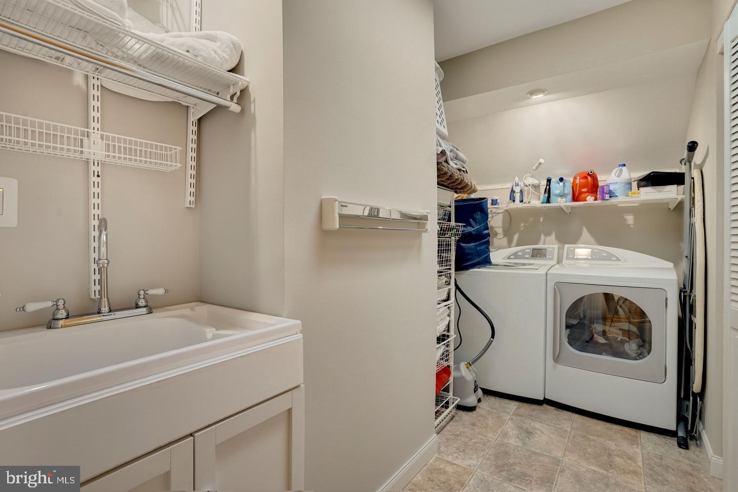 10227 LAWYERS RD, VIENNA, Virginia 22181, 5 Bedrooms Bedrooms, ,3 BathroomsBathrooms,Residential,For sale,10227 LAWYERS RD,VAFX2269954 MLS # VAFX2269954