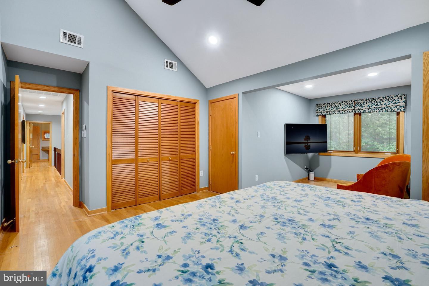 10227 LAWYERS RD, VIENNA, Virginia 22181, 5 Bedrooms Bedrooms, ,3 BathroomsBathrooms,Residential,For sale,10227 LAWYERS RD,VAFX2269954 MLS # VAFX2269954