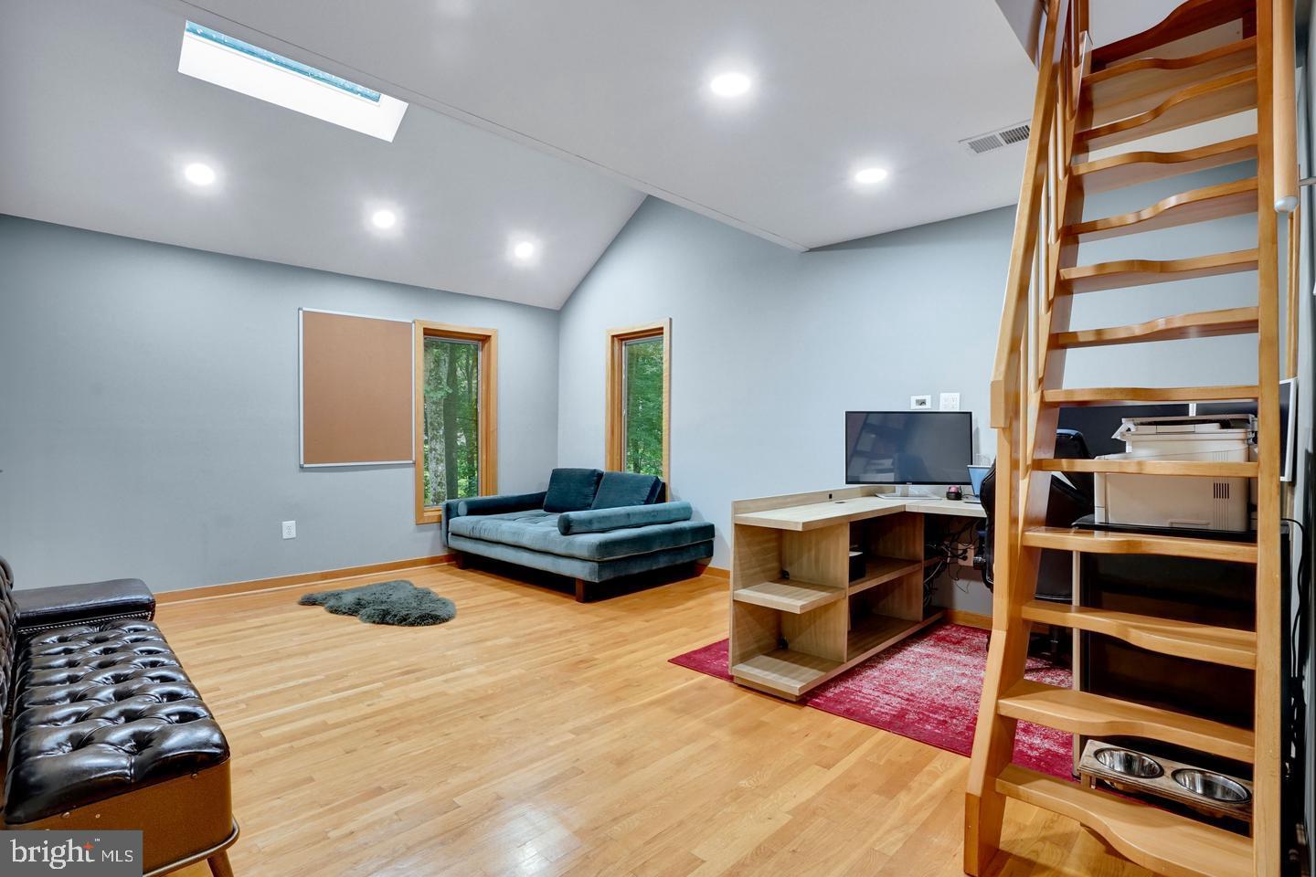 10227 LAWYERS RD, VIENNA, Virginia 22181, 5 Bedrooms Bedrooms, ,3 BathroomsBathrooms,Residential,For sale,10227 LAWYERS RD,VAFX2269954 MLS # VAFX2269954