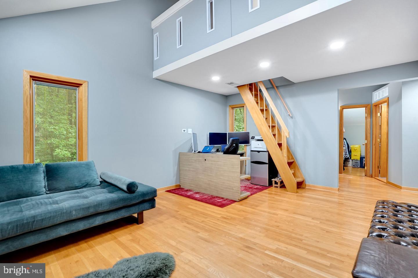 10227 LAWYERS RD, VIENNA, Virginia 22181, 5 Bedrooms Bedrooms, ,3 BathroomsBathrooms,Residential,For sale,10227 LAWYERS RD,VAFX2269954 MLS # VAFX2269954