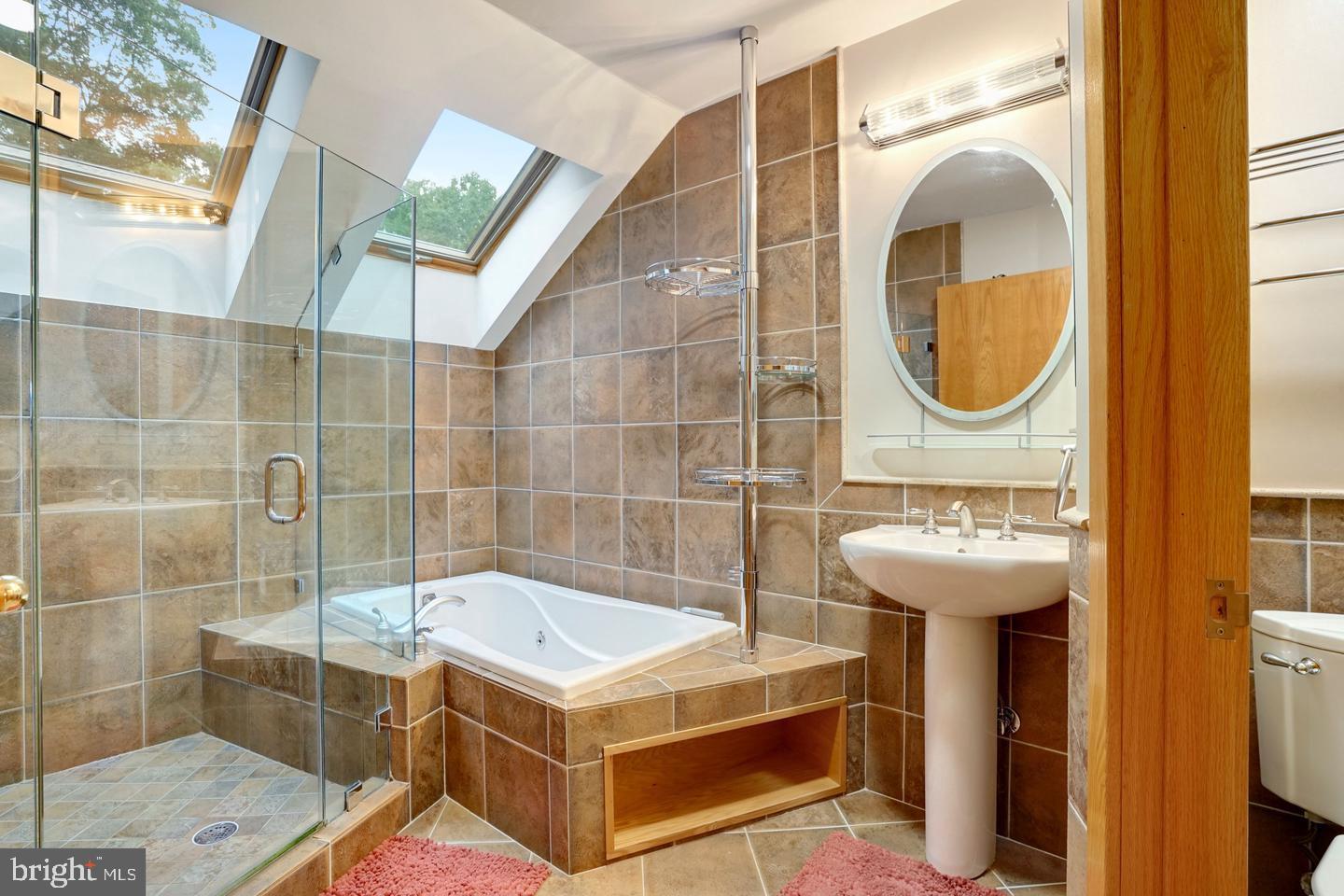 10227 LAWYERS RD, VIENNA, Virginia 22181, 5 Bedrooms Bedrooms, ,3 BathroomsBathrooms,Residential,For sale,10227 LAWYERS RD,VAFX2269954 MLS # VAFX2269954