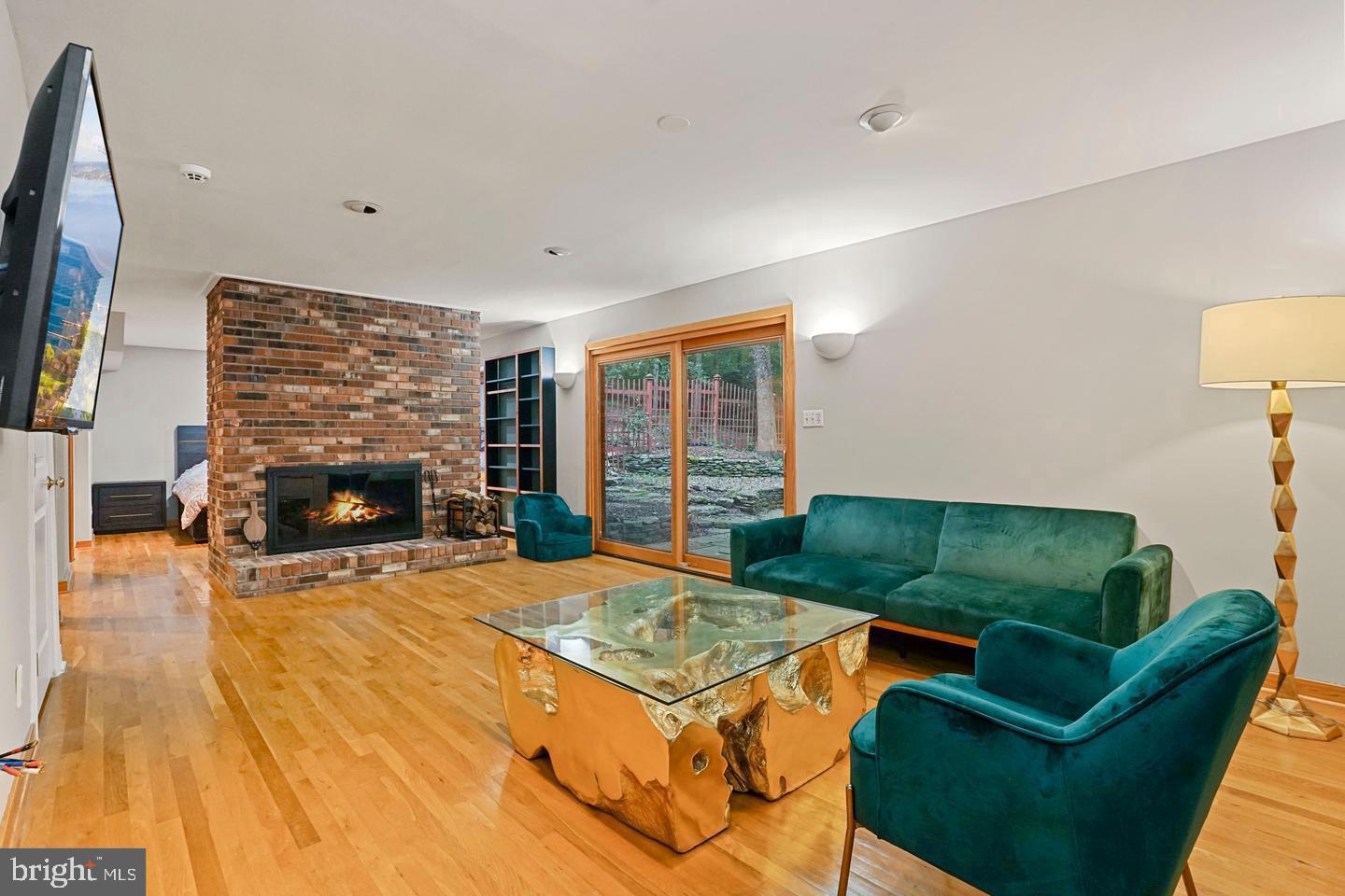 10227 LAWYERS RD, VIENNA, Virginia 22181, 5 Bedrooms Bedrooms, ,3 BathroomsBathrooms,Residential,For sale,10227 LAWYERS RD,VAFX2269954 MLS # VAFX2269954
