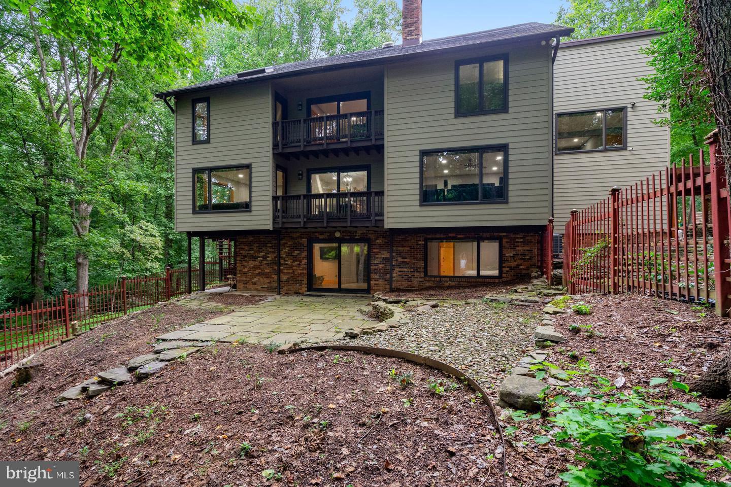 10227 LAWYERS RD, VIENNA, Virginia 22181, 5 Bedrooms Bedrooms, ,3 BathroomsBathrooms,Residential,For sale,10227 LAWYERS RD,VAFX2269954 MLS # VAFX2269954