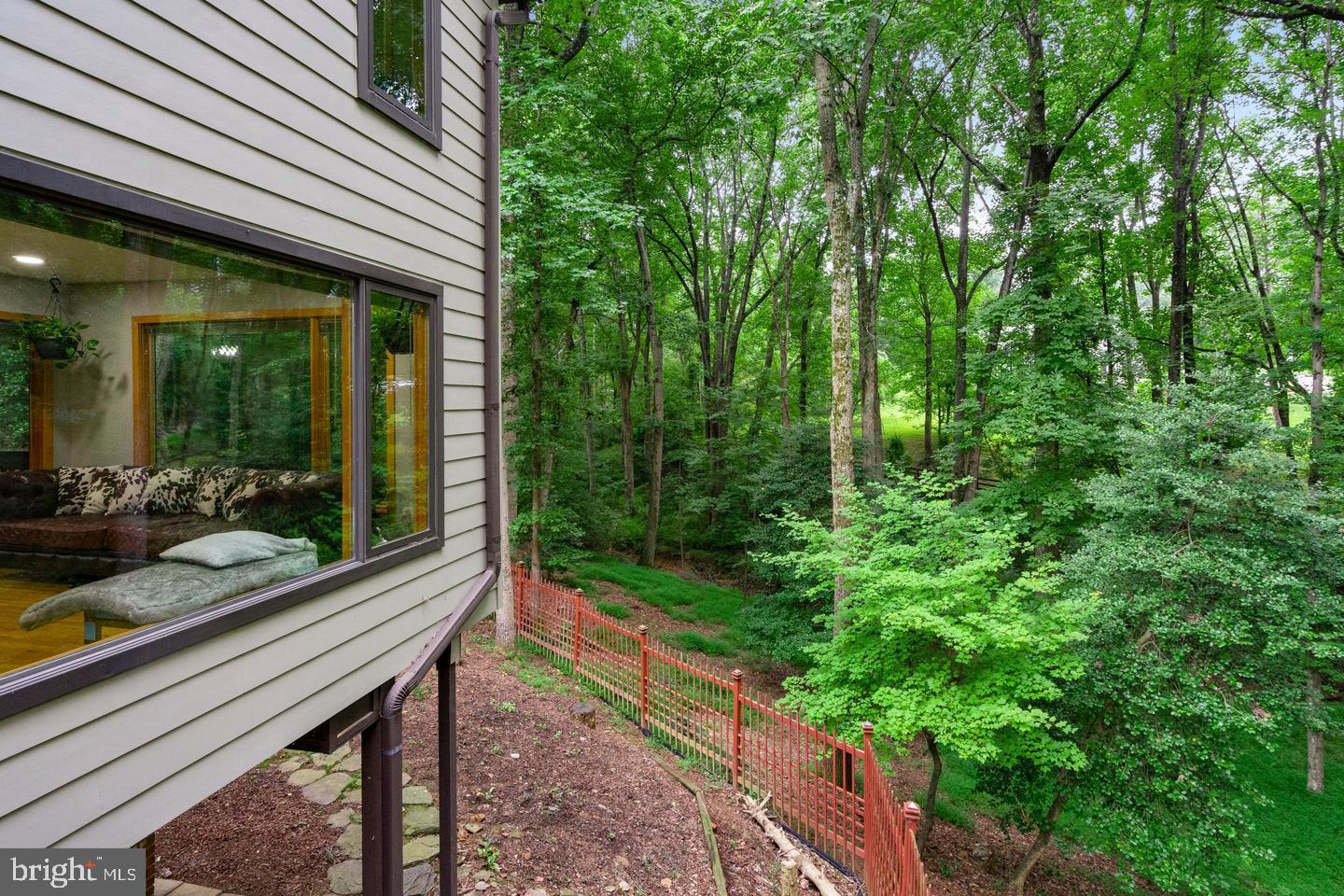 10227 LAWYERS RD, VIENNA, Virginia 22181, 5 Bedrooms Bedrooms, ,3 BathroomsBathrooms,Residential,For sale,10227 LAWYERS RD,VAFX2269954 MLS # VAFX2269954