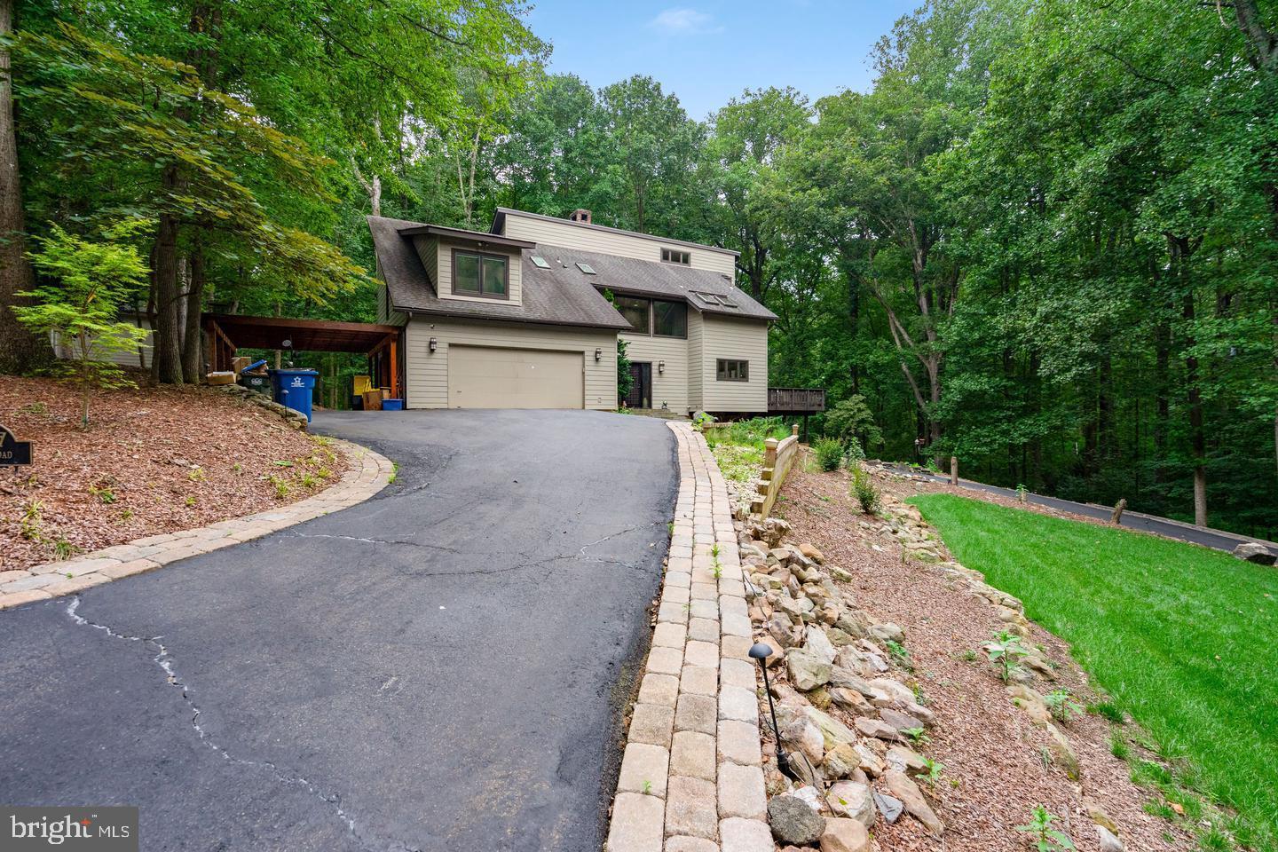 10227 LAWYERS RD, VIENNA, Virginia 22181, 5 Bedrooms Bedrooms, ,3 BathroomsBathrooms,Residential,For sale,10227 LAWYERS RD,VAFX2269954 MLS # VAFX2269954
