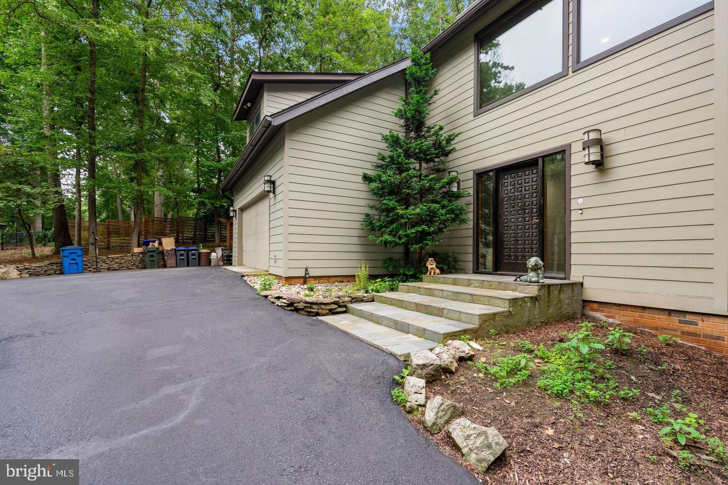 10227 LAWYERS RD, VIENNA, Virginia 22181, 5 Bedrooms Bedrooms, ,3 BathroomsBathrooms,Residential,For sale,10227 LAWYERS RD,VAFX2269954 MLS # VAFX2269954