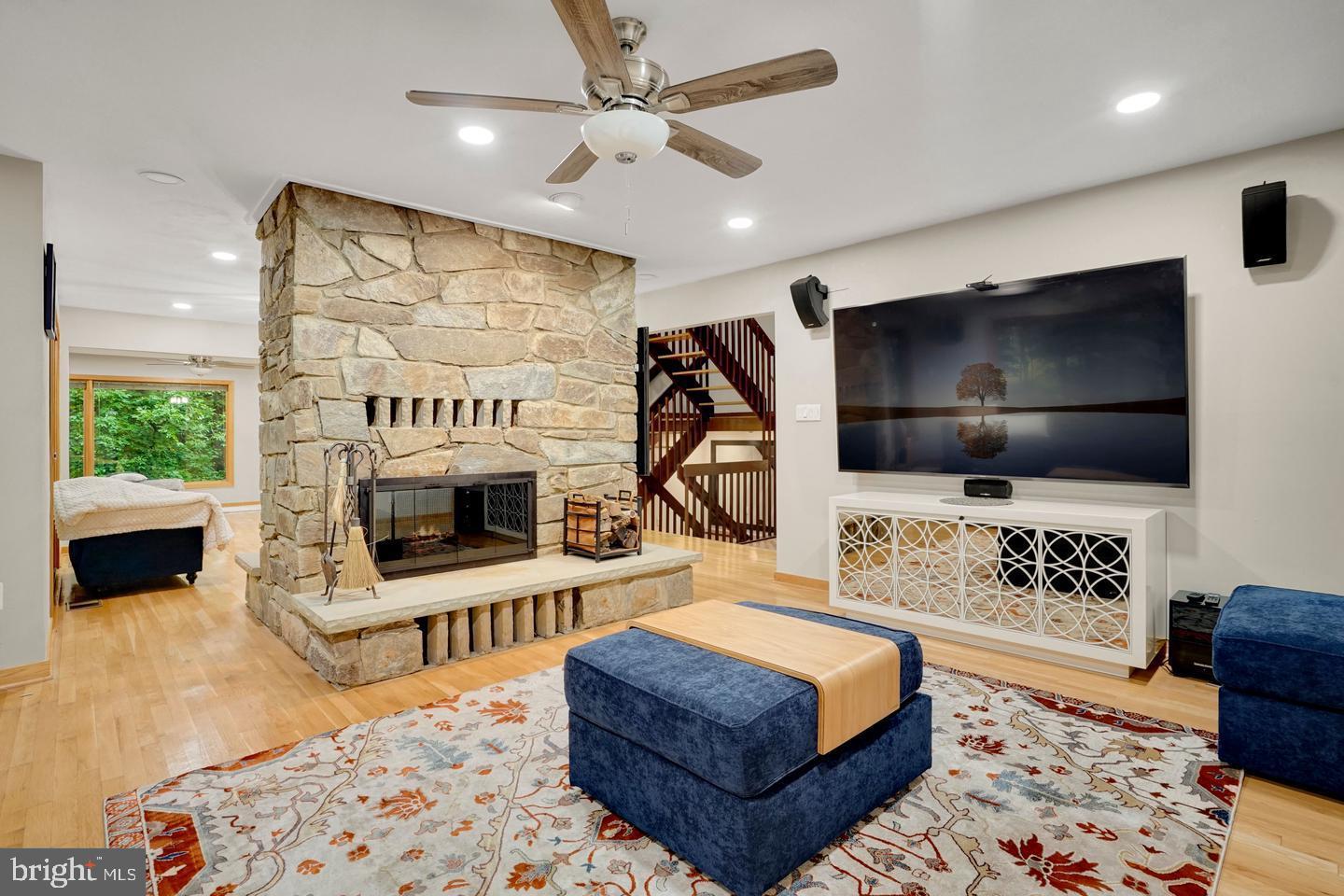 10227 LAWYERS RD, VIENNA, Virginia 22181, 5 Bedrooms Bedrooms, ,3 BathroomsBathrooms,Residential,For sale,10227 LAWYERS RD,VAFX2269954 MLS # VAFX2269954
