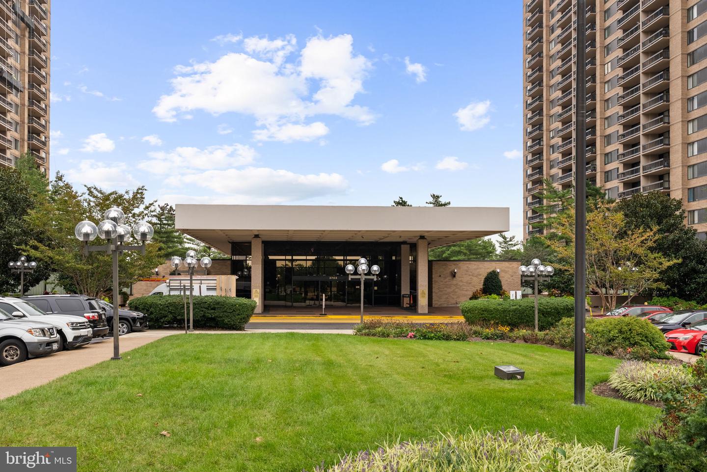 3701 S GEORGE MASON DR #2111N, FALLS CHURCH, Virginia 22041, 2 Bedrooms Bedrooms, ,1 BathroomBathrooms,Residential,For sale,3701 S GEORGE MASON DR #2111N,VAFX2270130 MLS # VAFX2270130