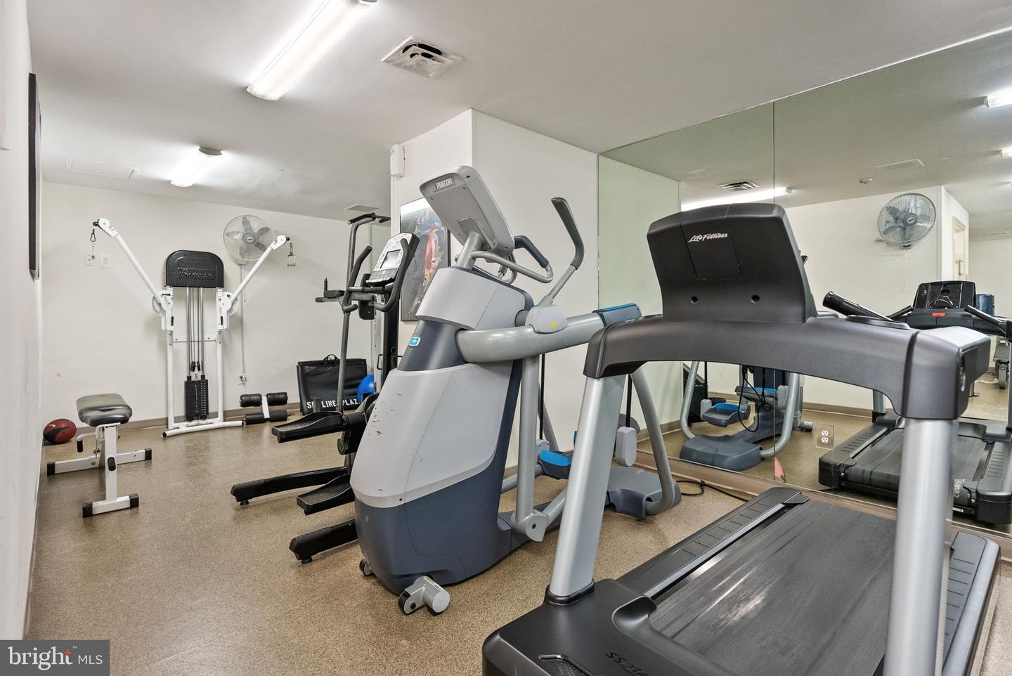 3701 S GEORGE MASON DR #2111N, FALLS CHURCH, Virginia 22041, 2 Bedrooms Bedrooms, ,1 BathroomBathrooms,Residential,For sale,3701 S GEORGE MASON DR #2111N,VAFX2270130 MLS # VAFX2270130