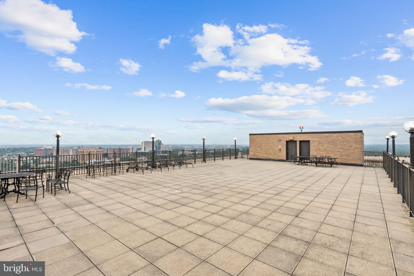 3701 S GEORGE MASON DR #2111N, FALLS CHURCH, Virginia 22041, 2 Bedrooms Bedrooms, ,1 BathroomBathrooms,Residential,For sale,3701 S GEORGE MASON DR #2111N,VAFX2270130 MLS # VAFX2270130