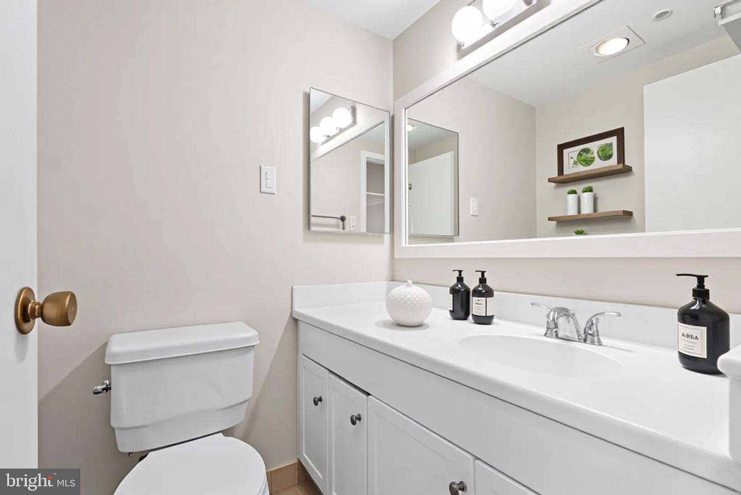 3701 S GEORGE MASON DR #2111N, FALLS CHURCH, Virginia 22041, 2 Bedrooms Bedrooms, ,1 BathroomBathrooms,Residential,For sale,3701 S GEORGE MASON DR #2111N,VAFX2270130 MLS # VAFX2270130