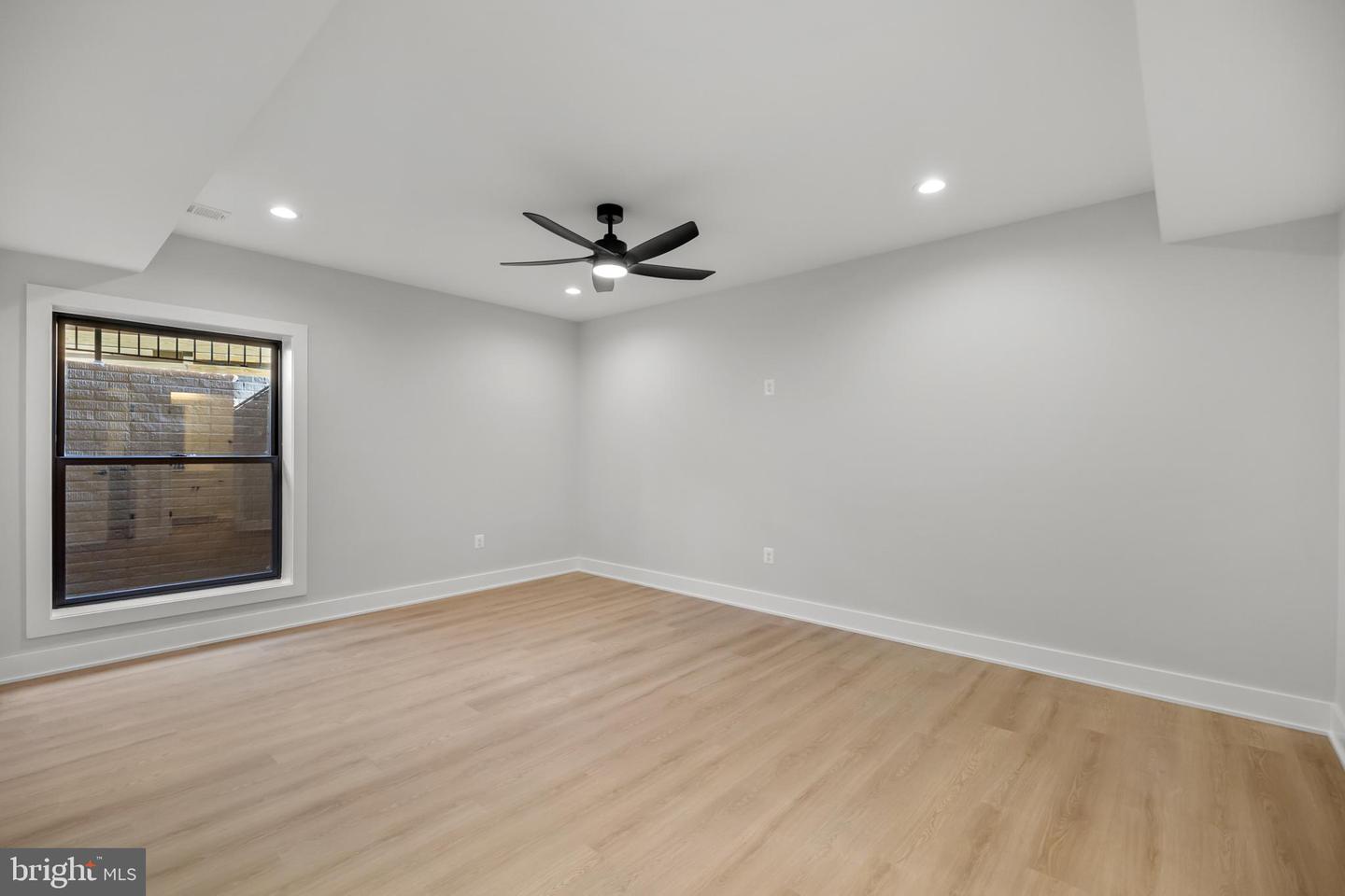 1852 GRIFFITH RD, FALLS CHURCH, Virginia 22043, 6 Bedrooms Bedrooms, ,6 BathroomsBathrooms,Residential,For sale,1852 GRIFFITH RD,VAFX2270234 MLS # VAFX2270234