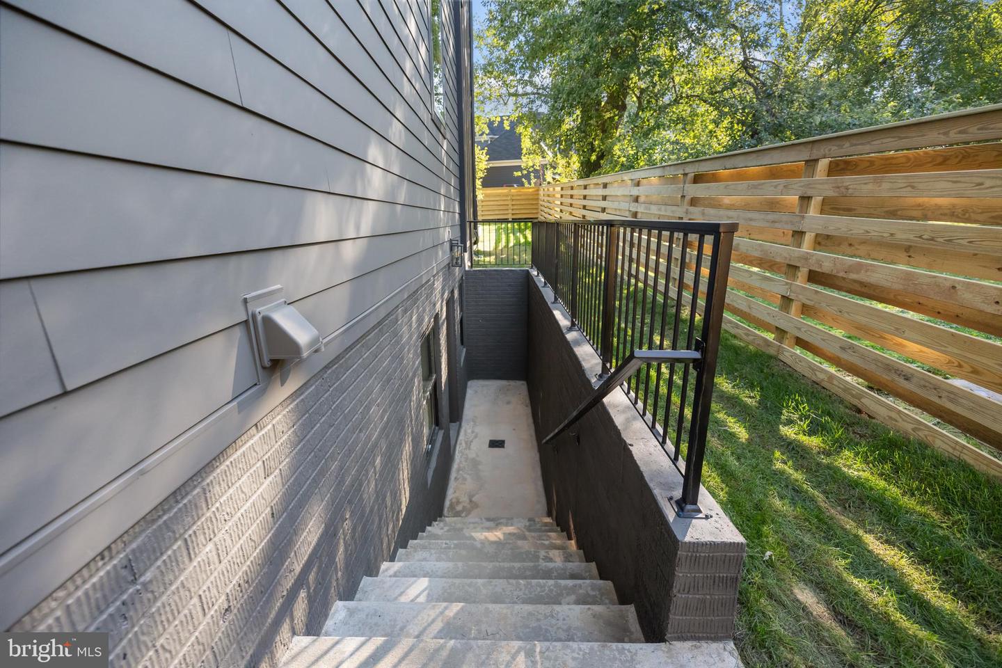 1852 GRIFFITH RD, FALLS CHURCH, Virginia 22043, 6 Bedrooms Bedrooms, ,6 BathroomsBathrooms,Residential,For sale,1852 GRIFFITH RD,VAFX2270234 MLS # VAFX2270234