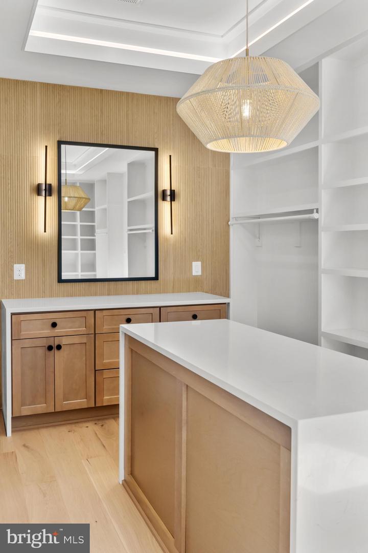 1852 GRIFFITH RD, FALLS CHURCH, Virginia 22043, 6 Bedrooms Bedrooms, ,6 BathroomsBathrooms,Residential,For sale,1852 GRIFFITH RD,VAFX2270234 MLS # VAFX2270234