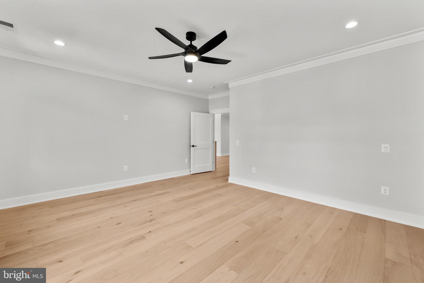 1852 GRIFFITH RD, FALLS CHURCH, Virginia 22043, 6 Bedrooms Bedrooms, ,6 BathroomsBathrooms,Residential,For sale,1852 GRIFFITH RD,VAFX2270234 MLS # VAFX2270234